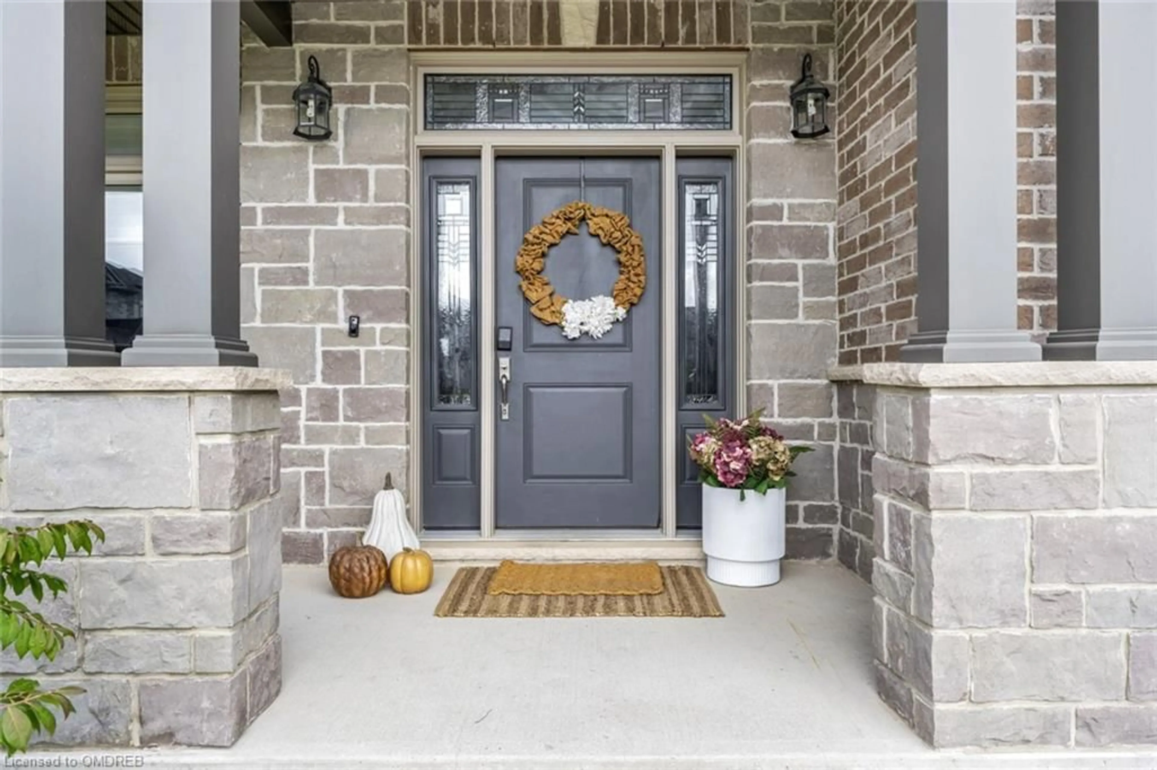 Indoor entryway, ceramic floors for 985 Audrey Pl, Kitchener Ontario N2E 0B5