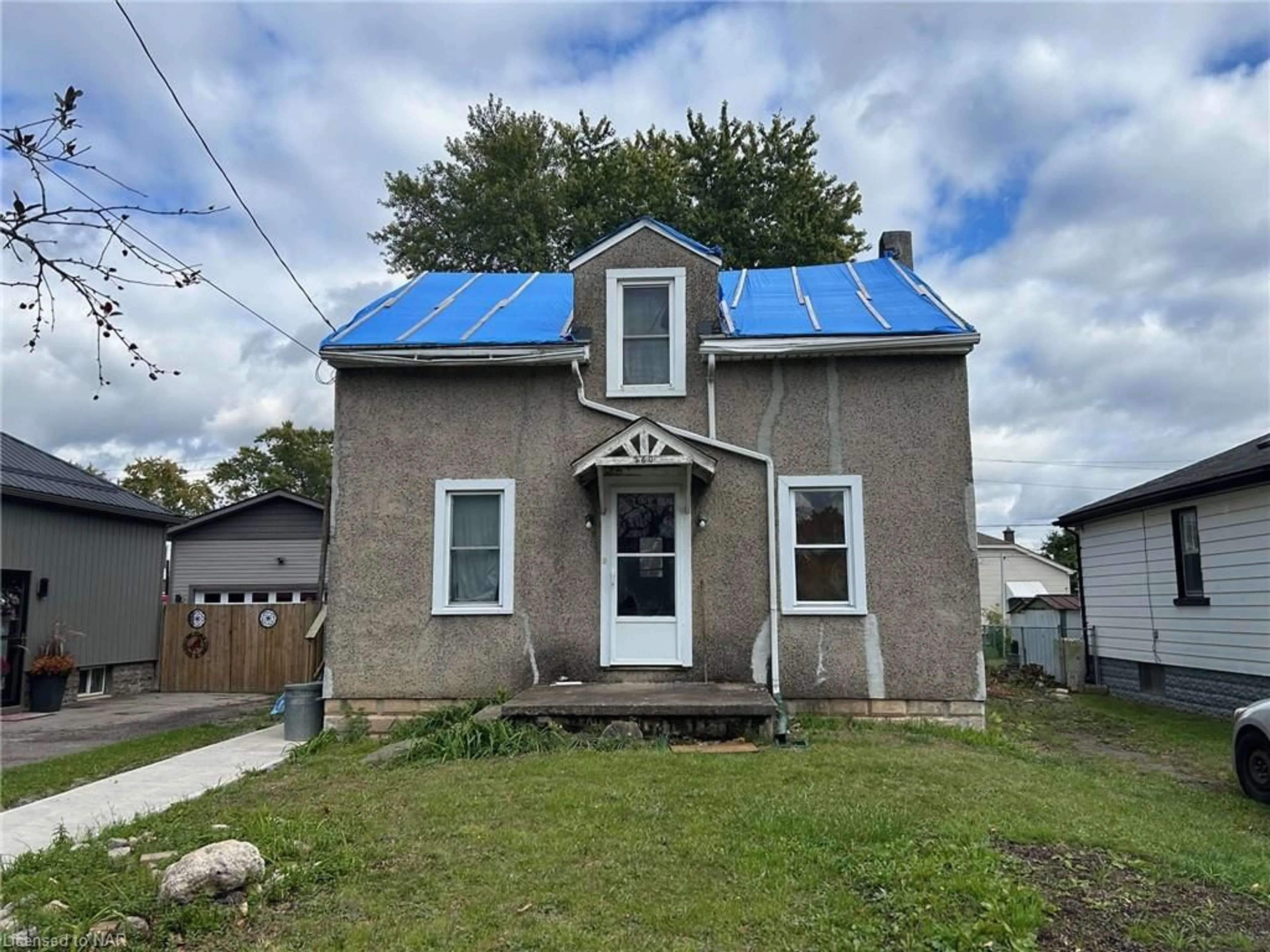 Frontside or backside of a home, cottage for 260 Wallace Ave, Welland Ontario L3B 1R6