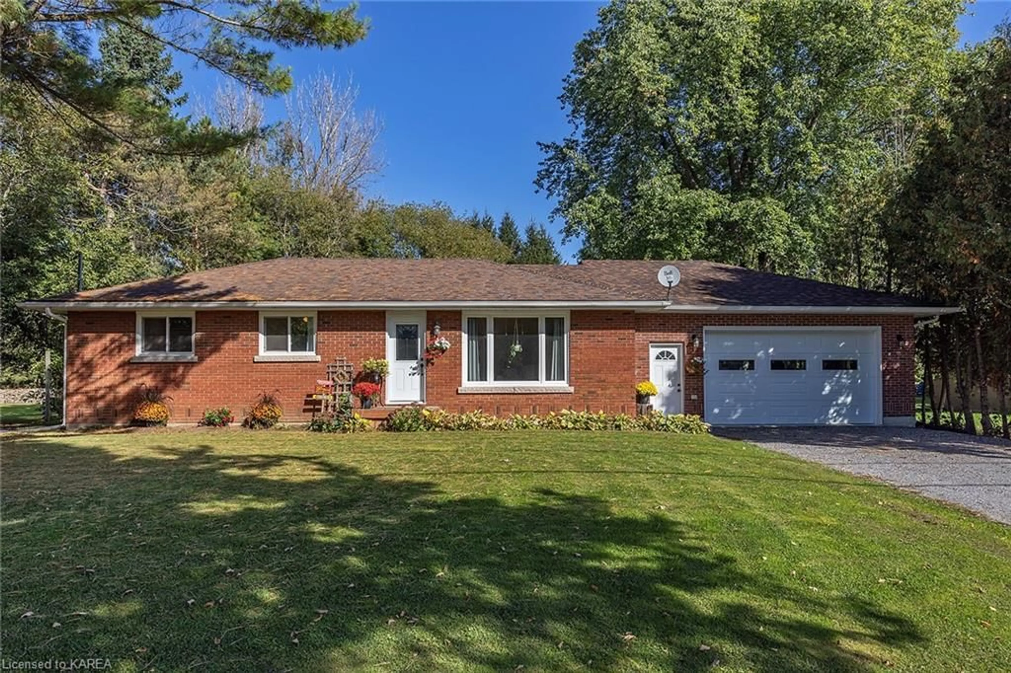 Home with brick exterior material for 3080 Rutledge Rd, Sydenham Ontario K0H 2T0