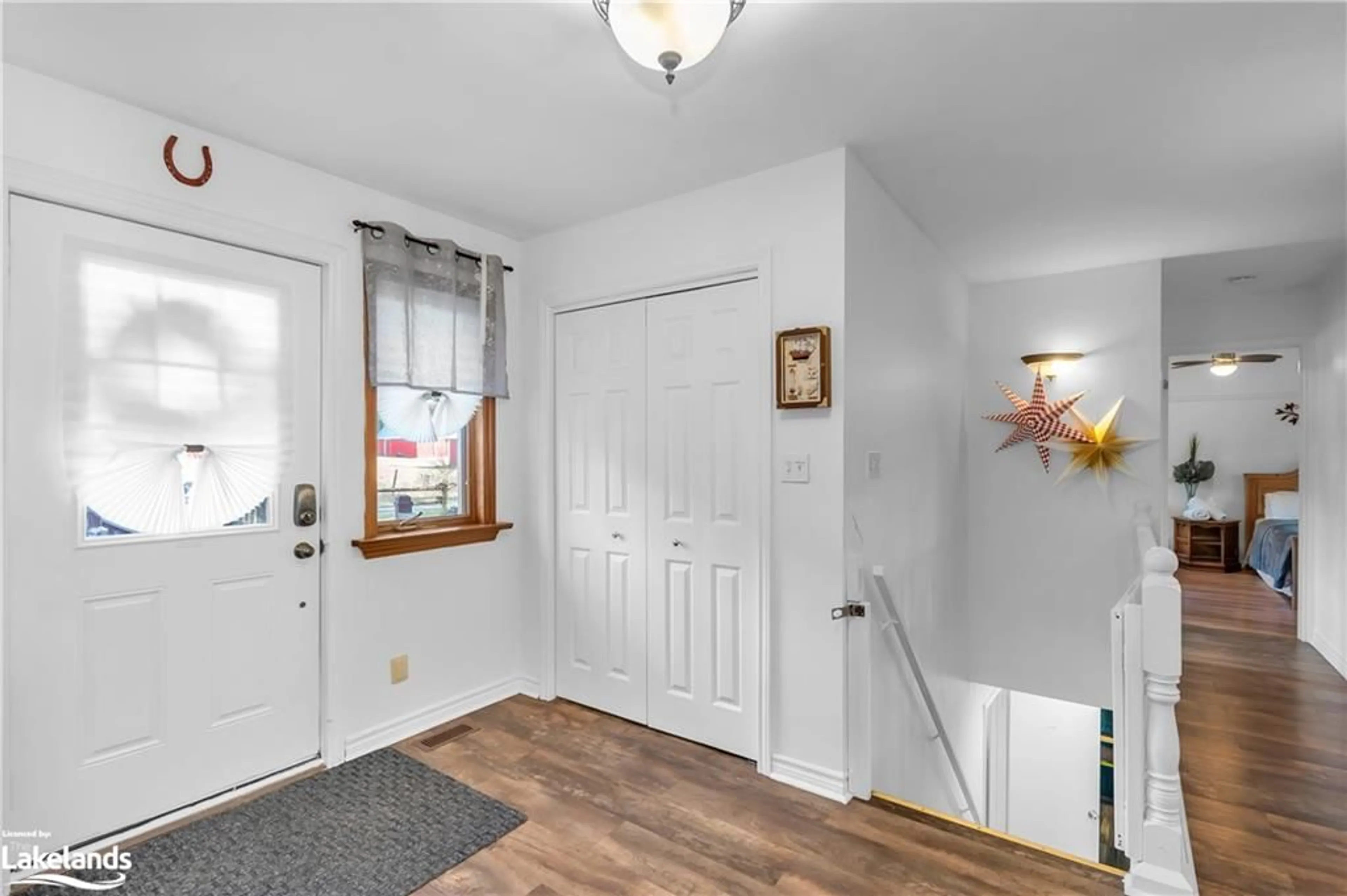 Indoor entryway, wood floors for 21 Sparrow Rd, Kinmount Ontario K0M 1C0