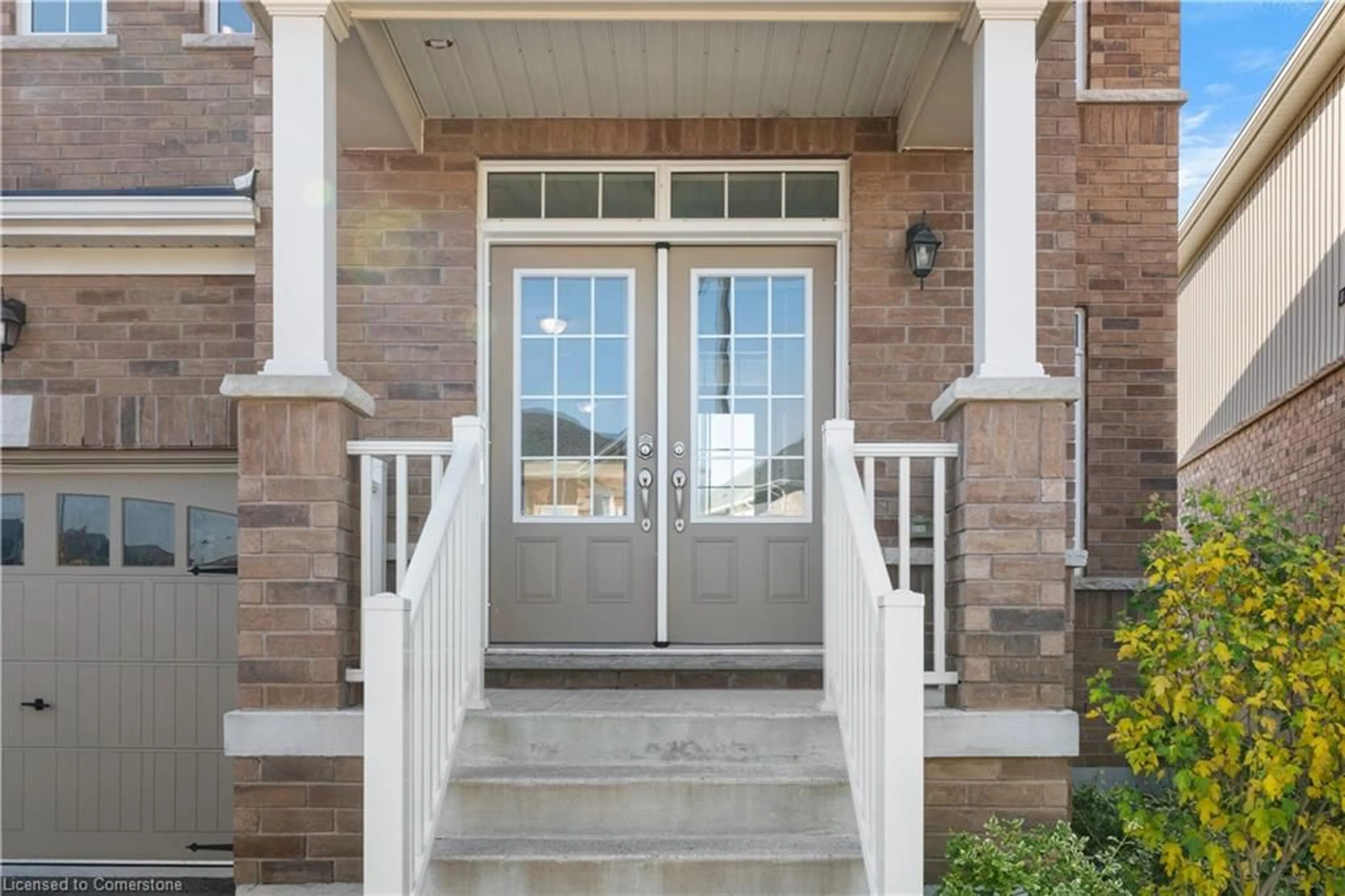 Indoor entryway, wood floors for 79 Barlow Pl, Paris Ontario N3L 0H1