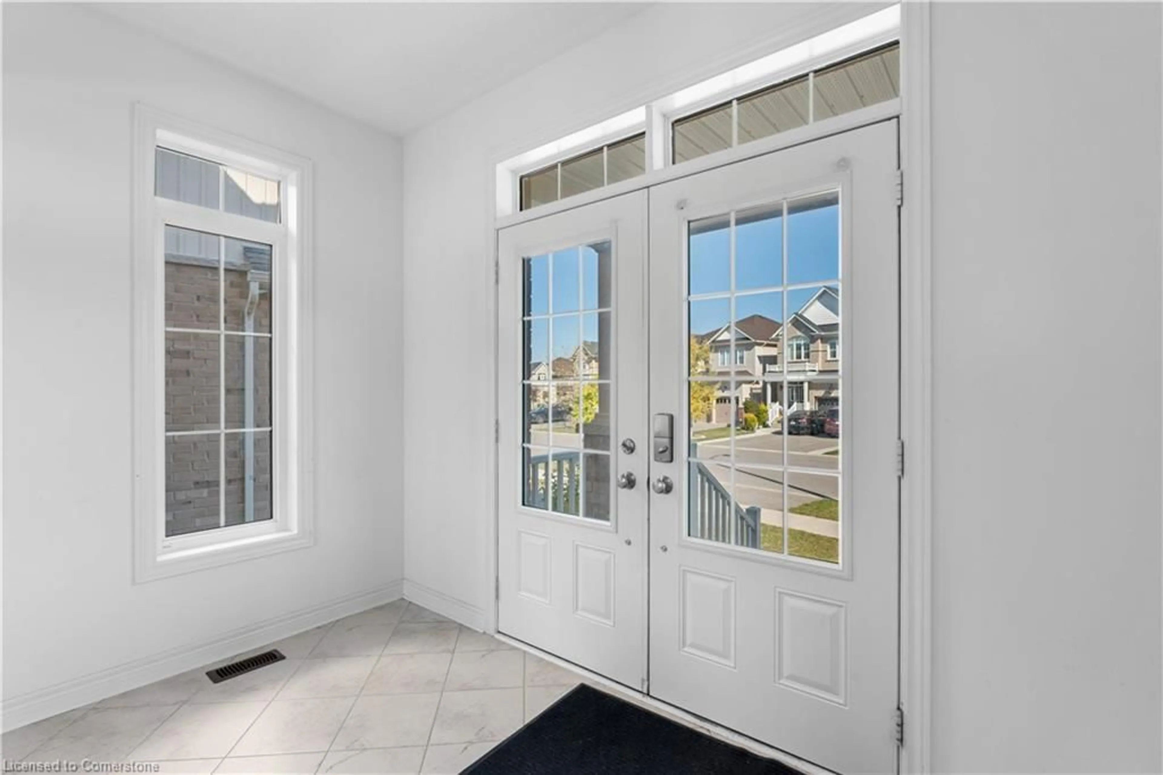 Indoor entryway, wood floors for 79 Barlow Pl, Paris Ontario N3L 0H1