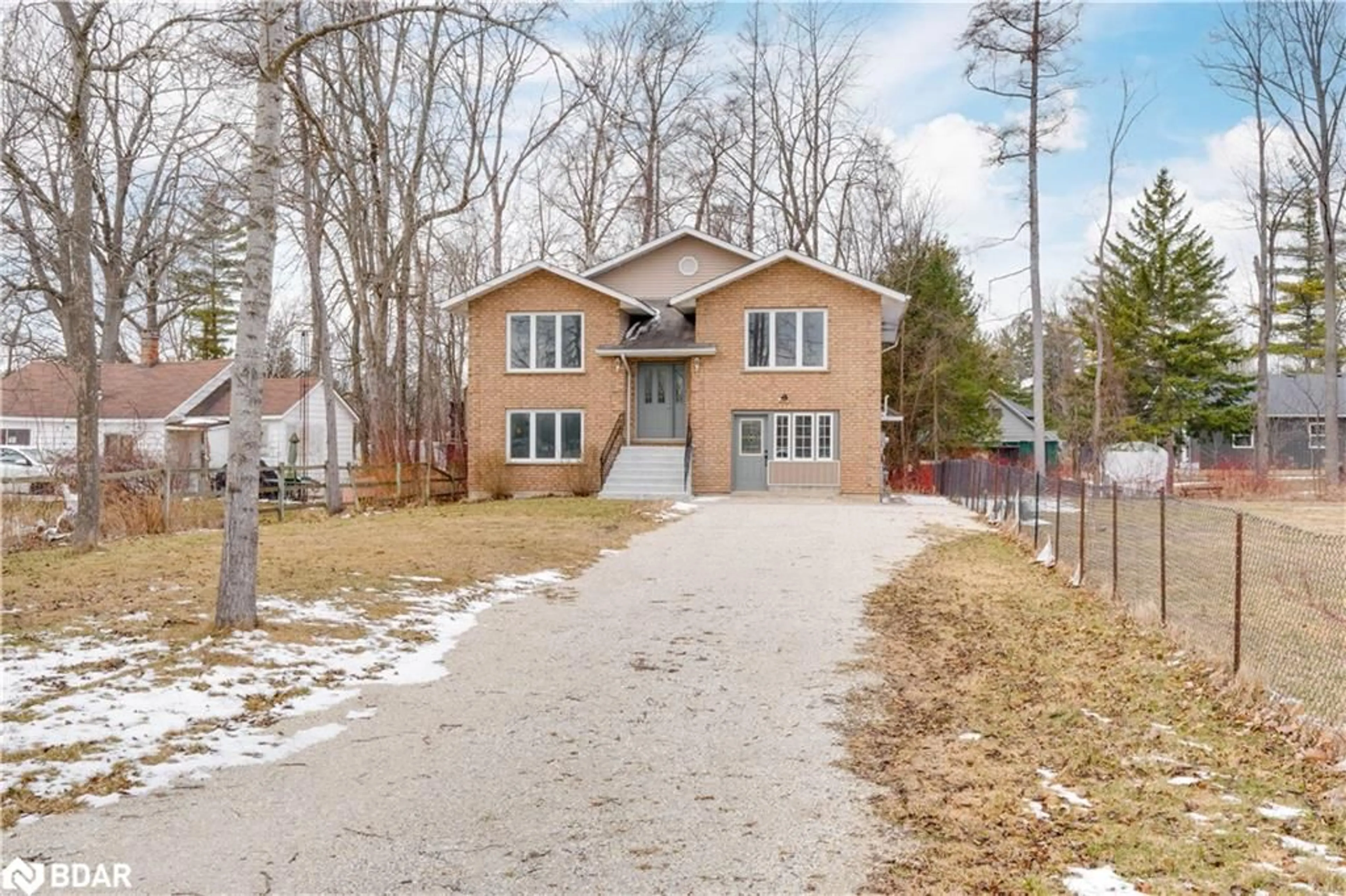 Frontside or backside of a home, cottage for 138 45th St, Wasaga Beach Ontario L9Z 1Z2