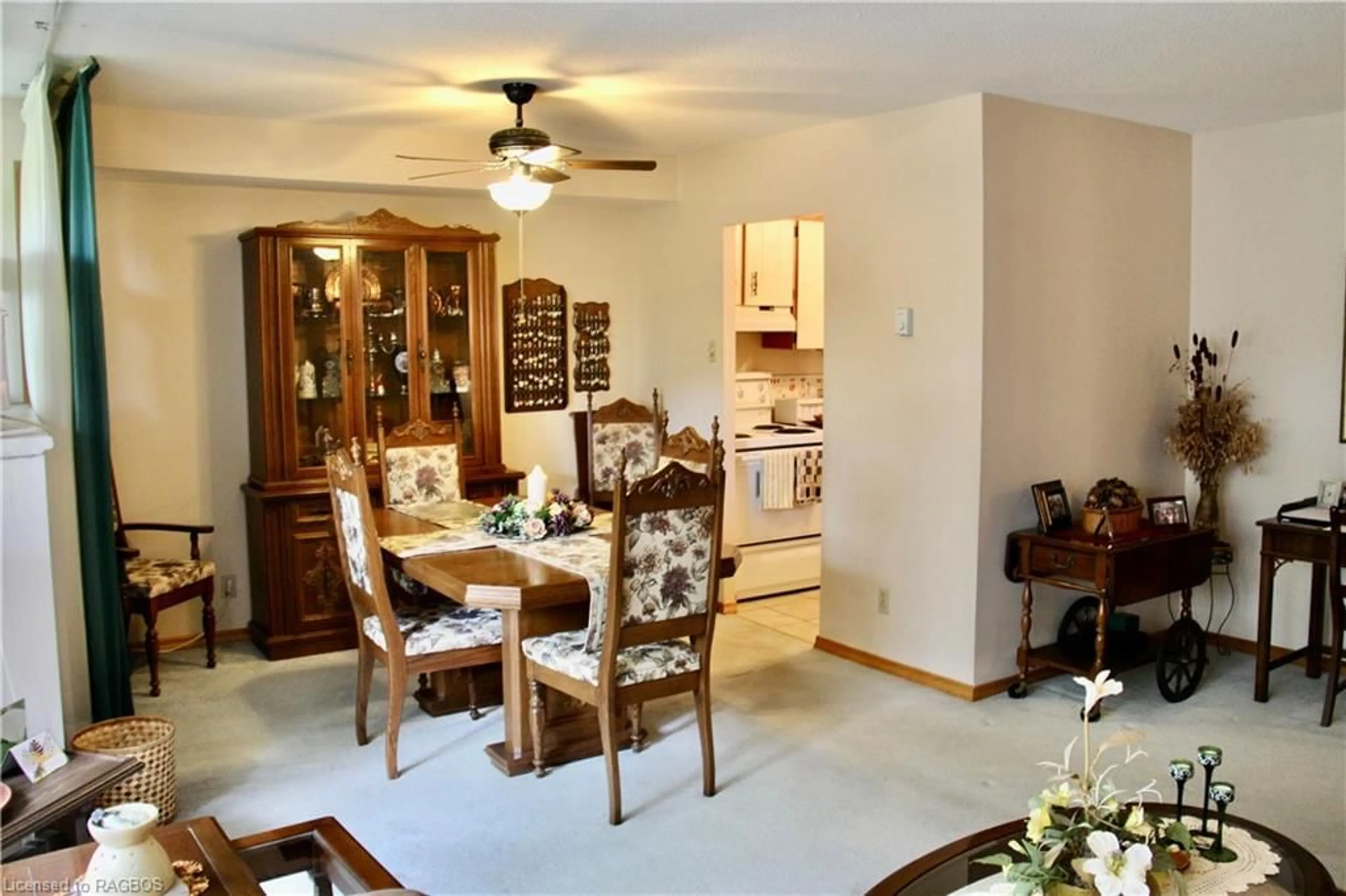 Dining room, wood floors, cottage for 860 9th St #305, Owen Sound Ontario N4K 1R2