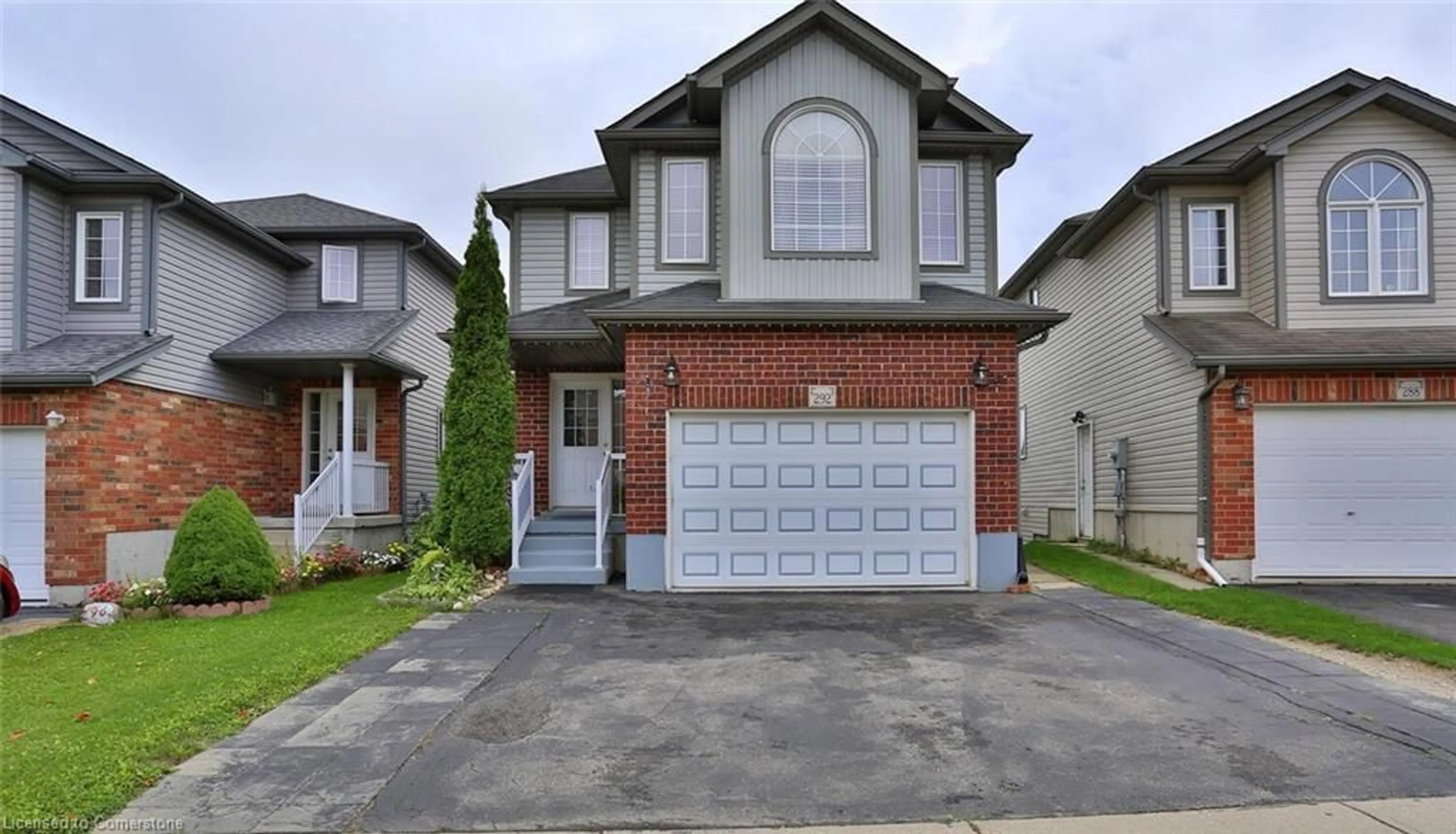 Frontside or backside of a home, the street view for 292 Lemon Grass Cres, Kitchener Ontario N2N 3R5