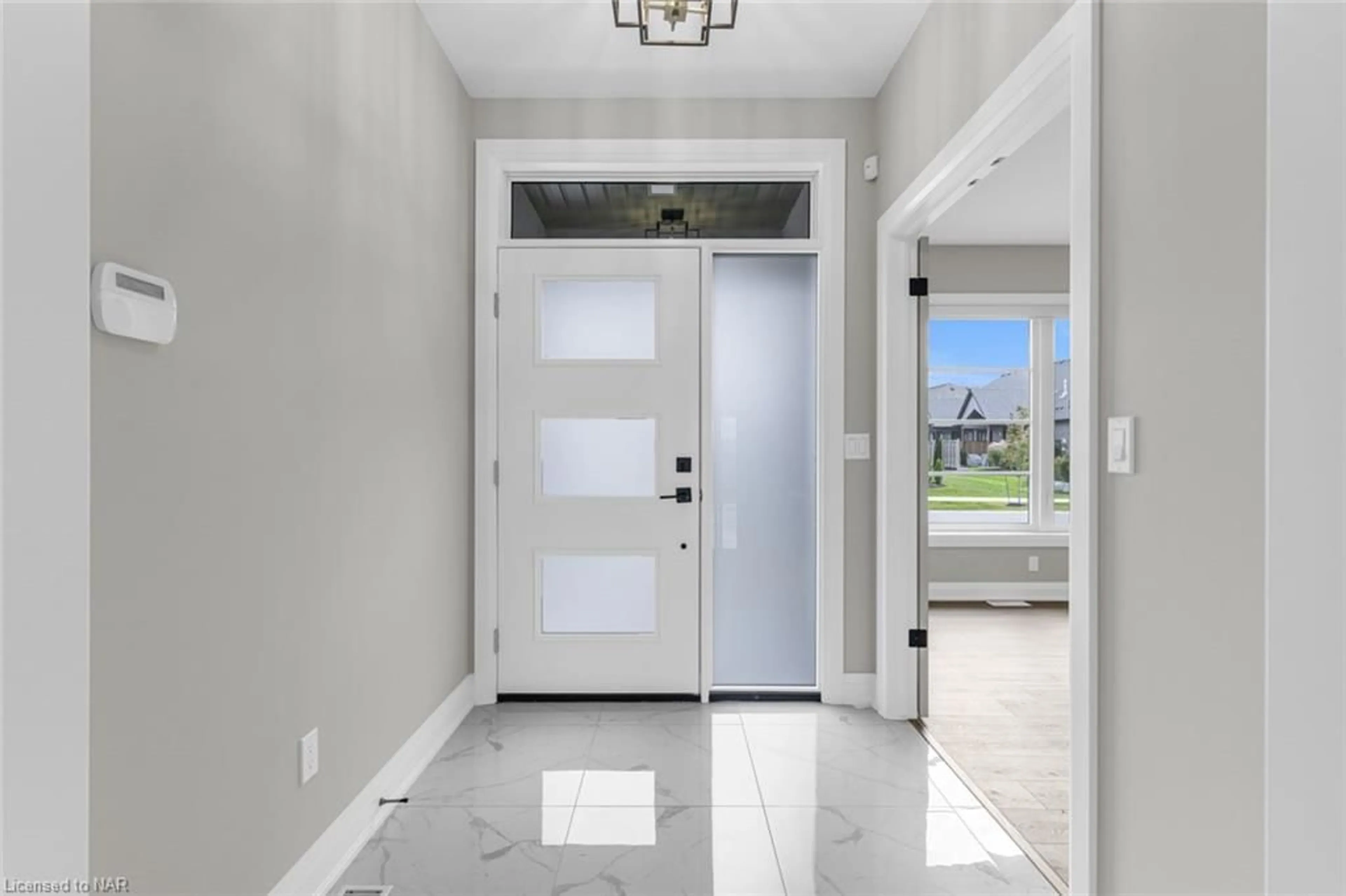 Indoor entryway for 315 Old Course Trail, Welland Ontario L3B 0B6