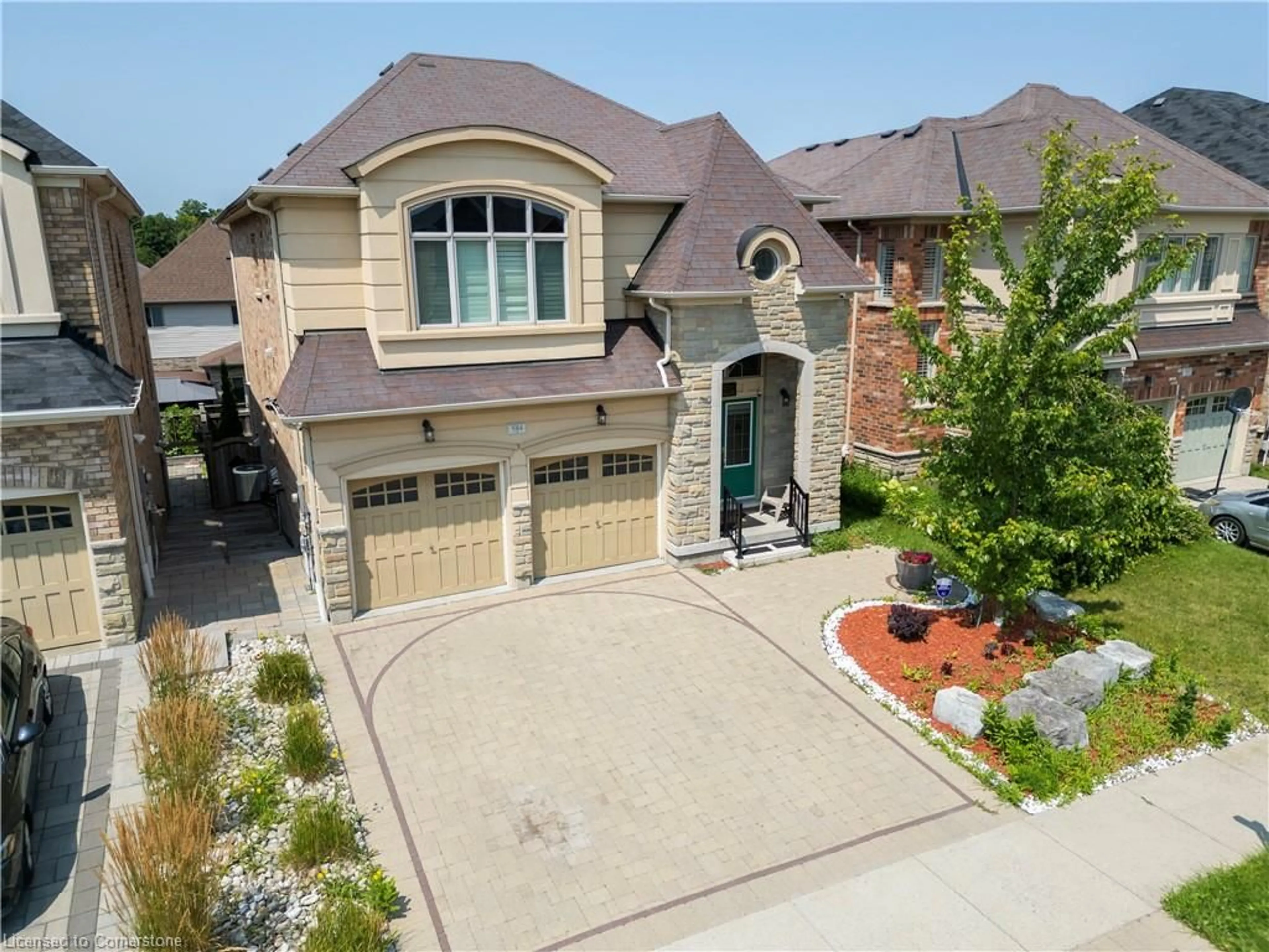 Frontside or backside of a home for 584 Pinery Trail, Waterloo Ontario N2V 2Y3