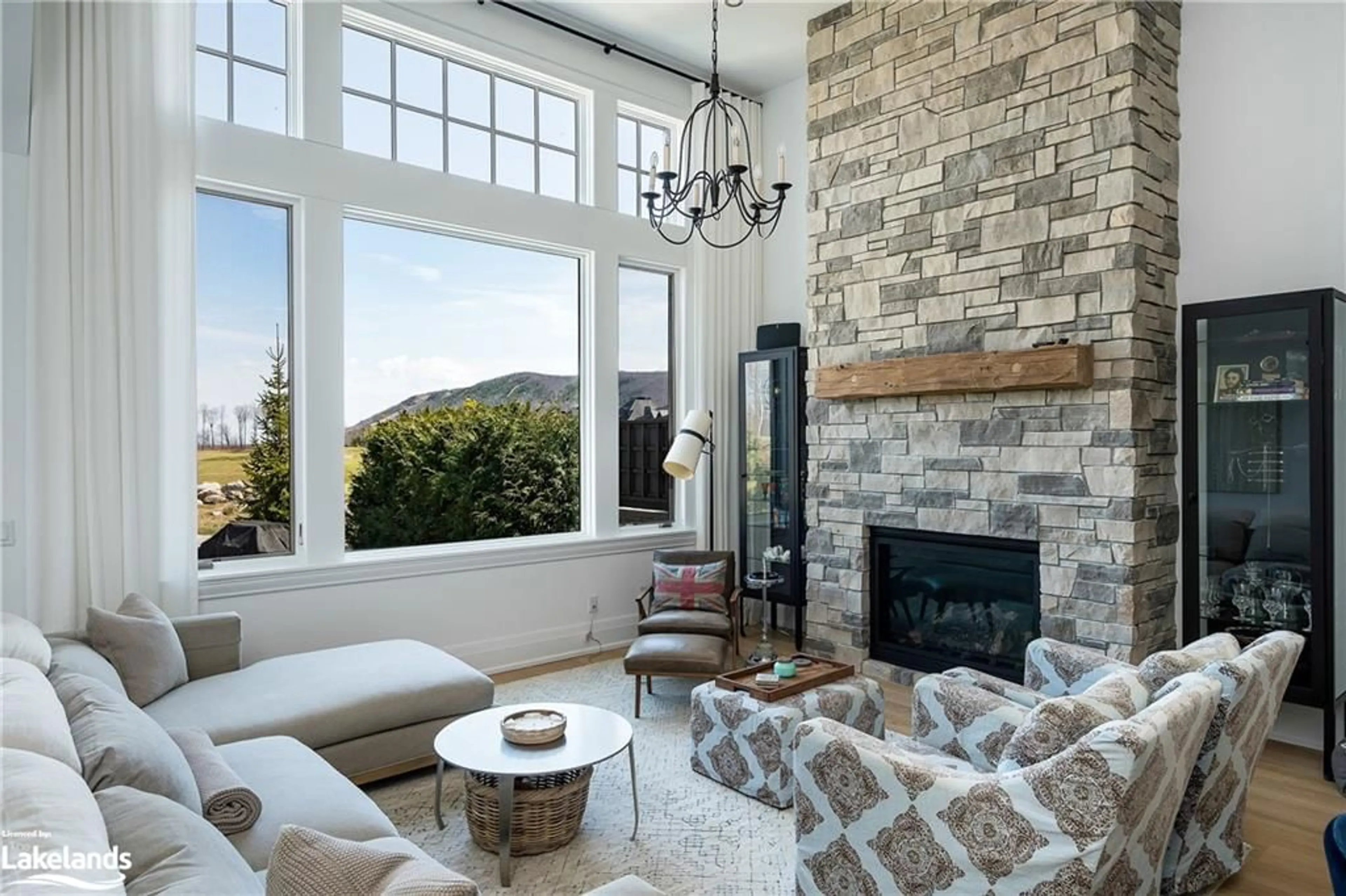 Living room, carpet floors for 155 Georgian Bay Lane, The Blue Mountains Ontario N0H 1J0