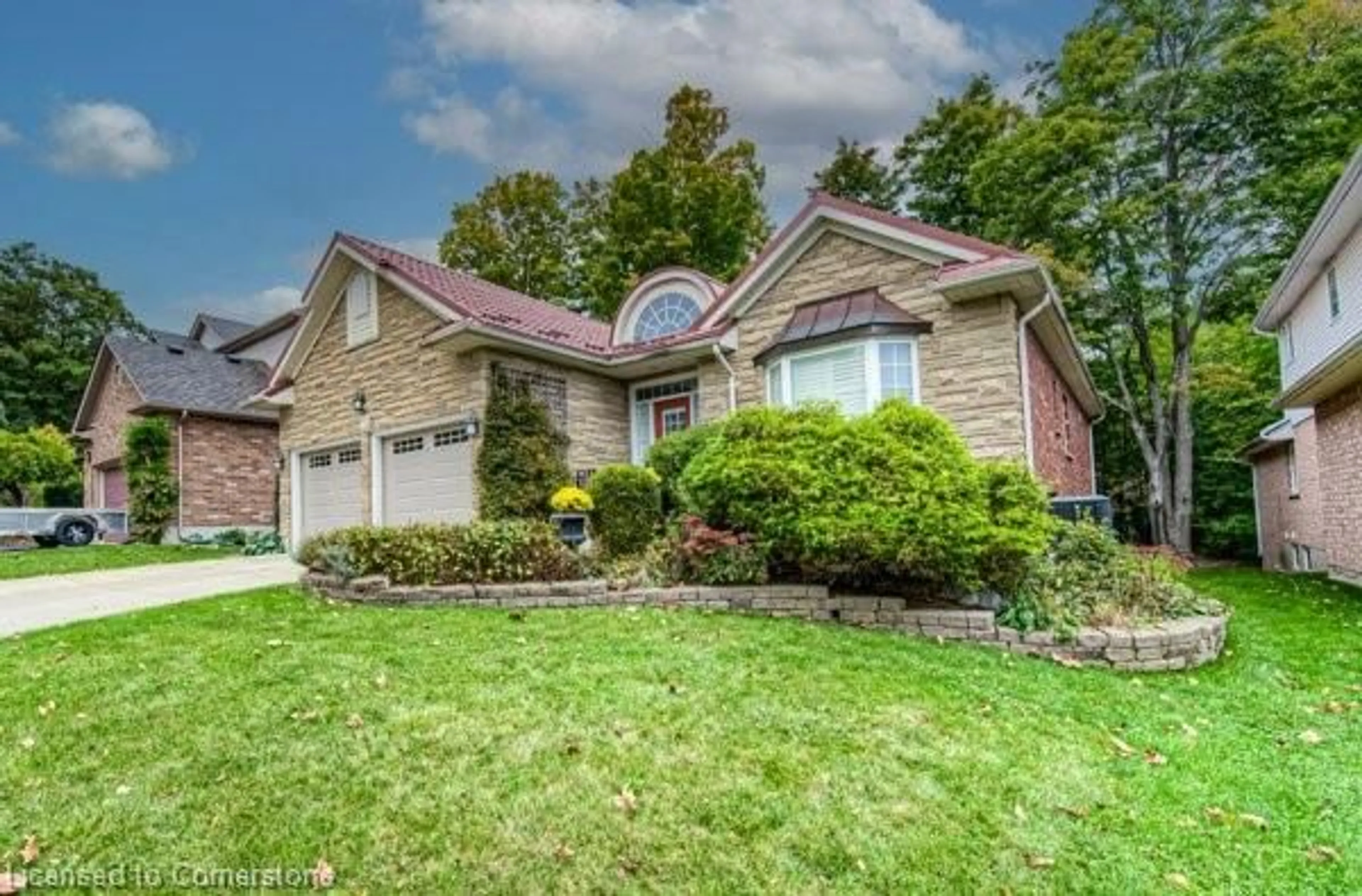 Frontside or backside of a home, cottage for 532 Birchleaf Walk, Waterloo Ontario N2T 2W5