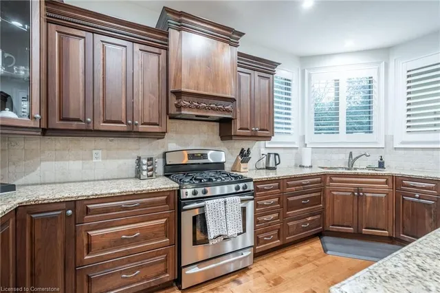 Additional property image - 12 Cowper Crt