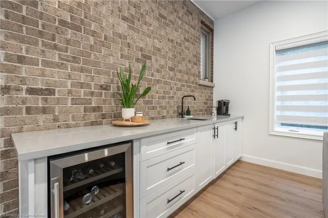 Additional property image - 12 Cowper Crt
