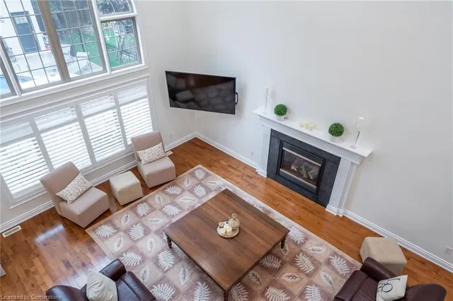 Additional property image - 12 Cowper Crt