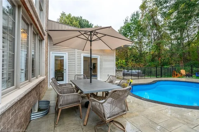 Additional property image - 12 Cowper Crt