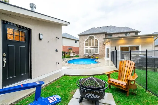 Additional property image - 12 Cowper Crt