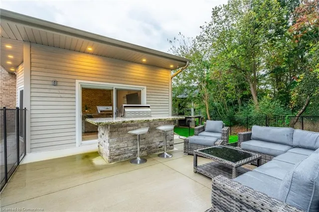 Additional property image - 12 Cowper Crt