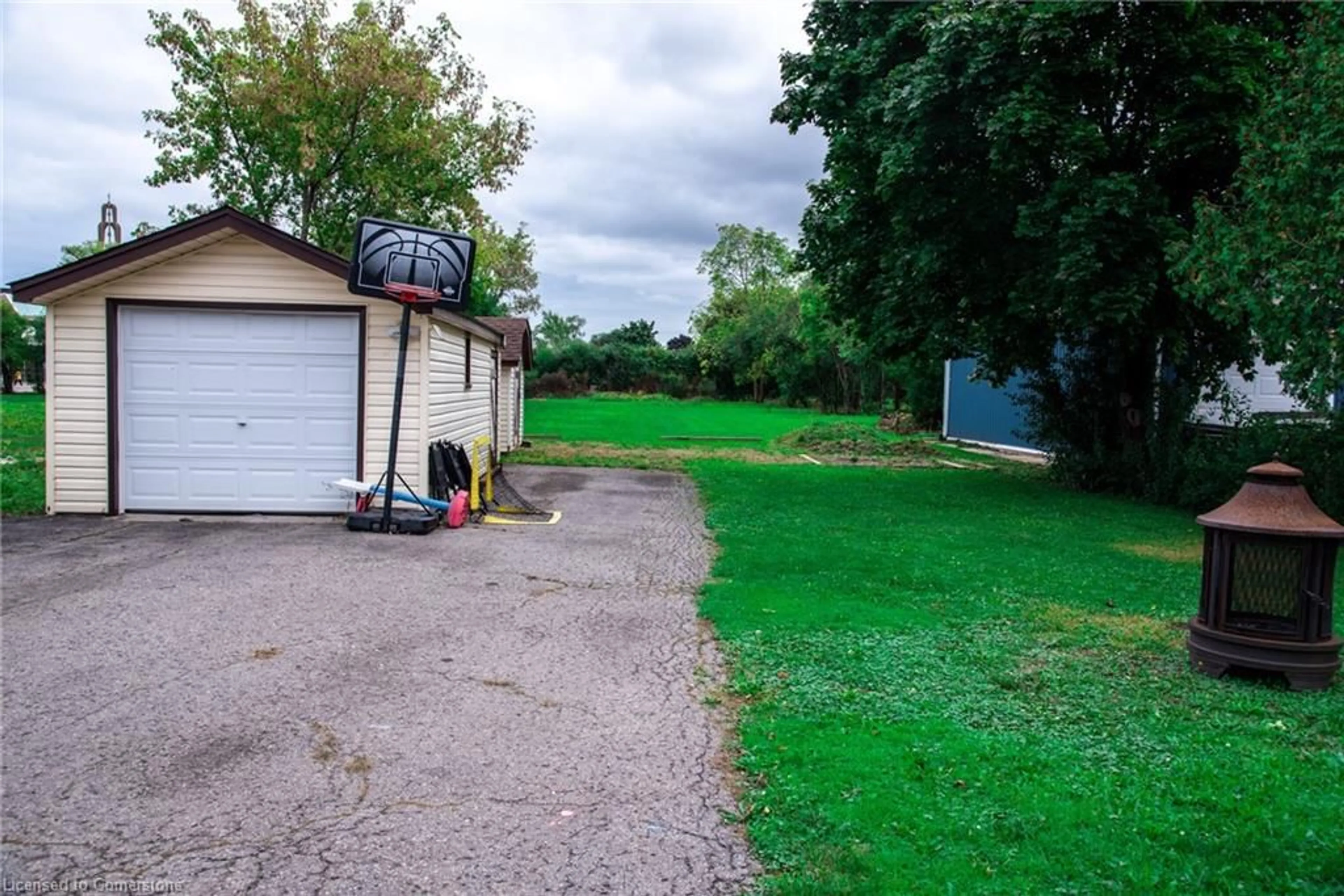 Shed for 144 Green Rd, Stoney Creek Ontario L8G 3X1