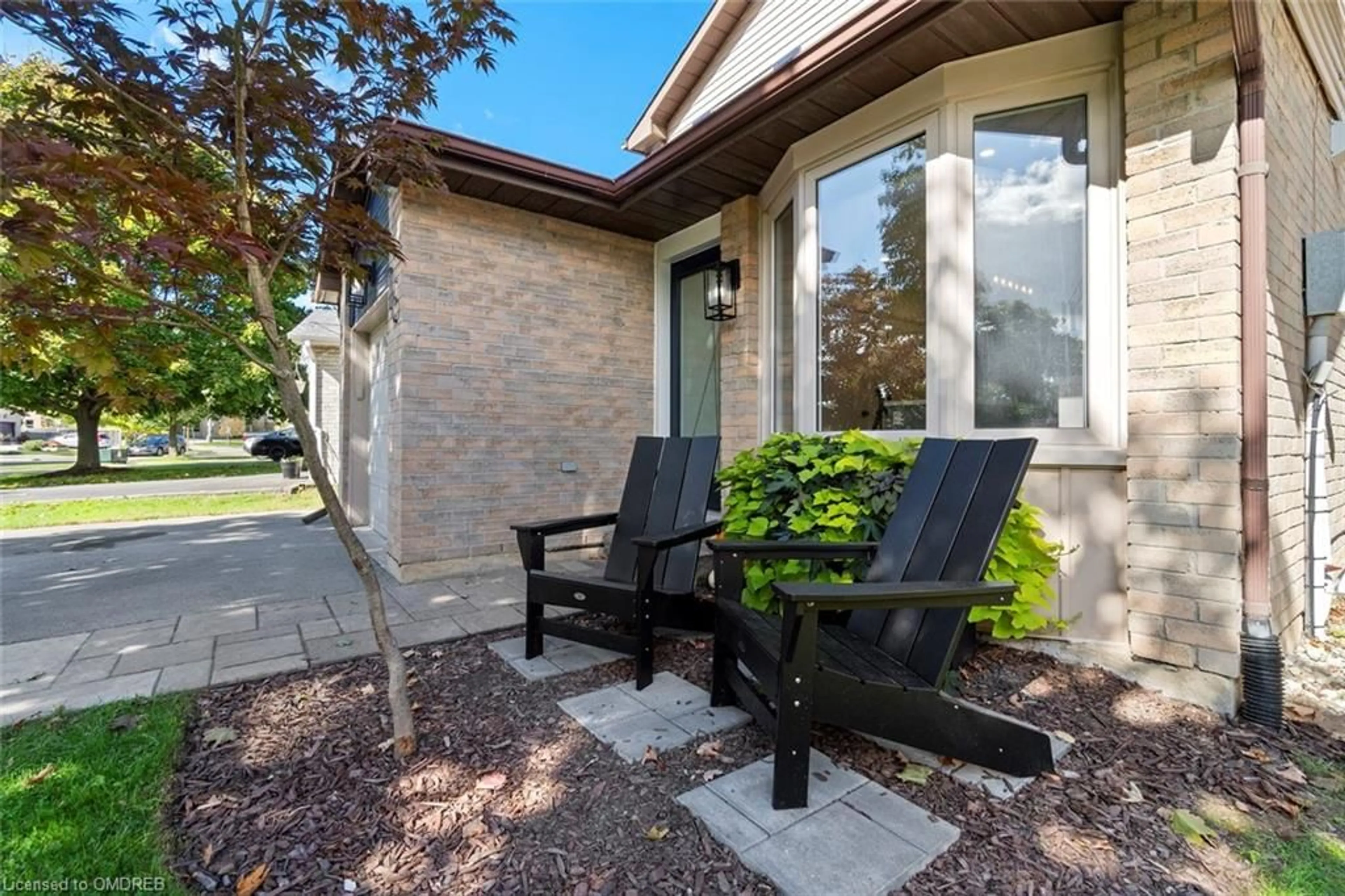 Patio, cottage for 16 Braeheid Ave, Waterdown Ontario L8B 0C4