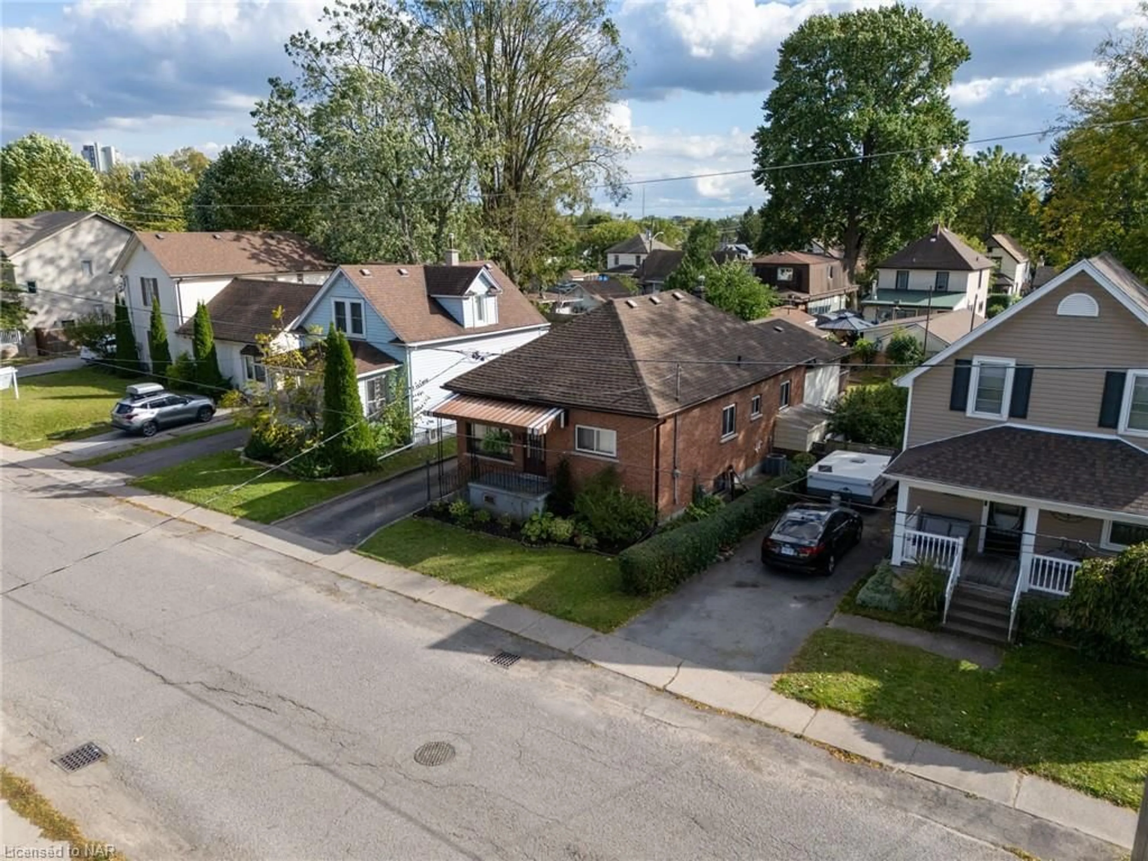 Frontside or backside of a home, the street view for 6286 Culp St, Niagara Falls Ontario L2G 2C1