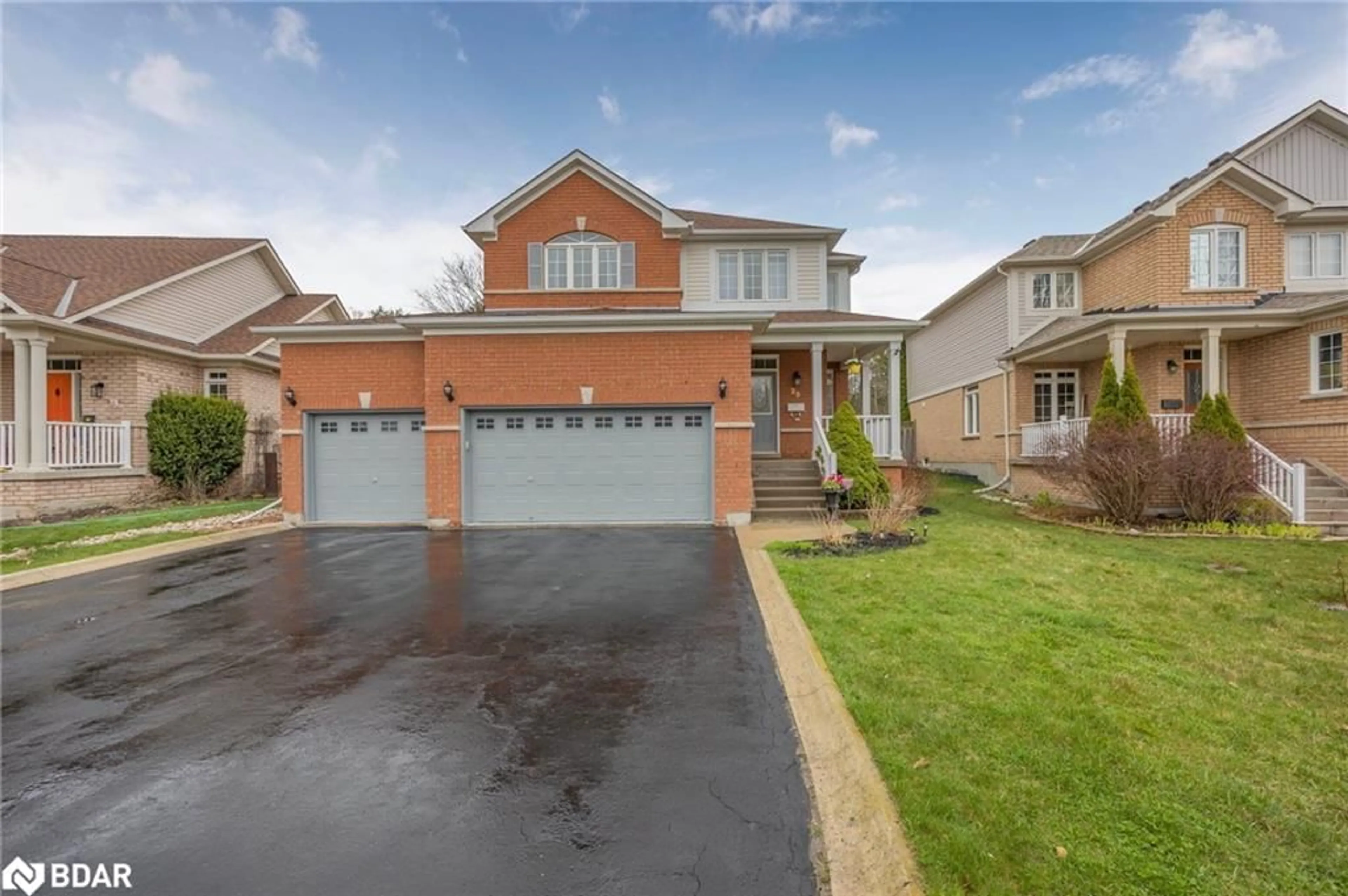 Frontside or backside of a home, the street view for 23 Pepin Crt, Barrie Ontario L4M 7J4