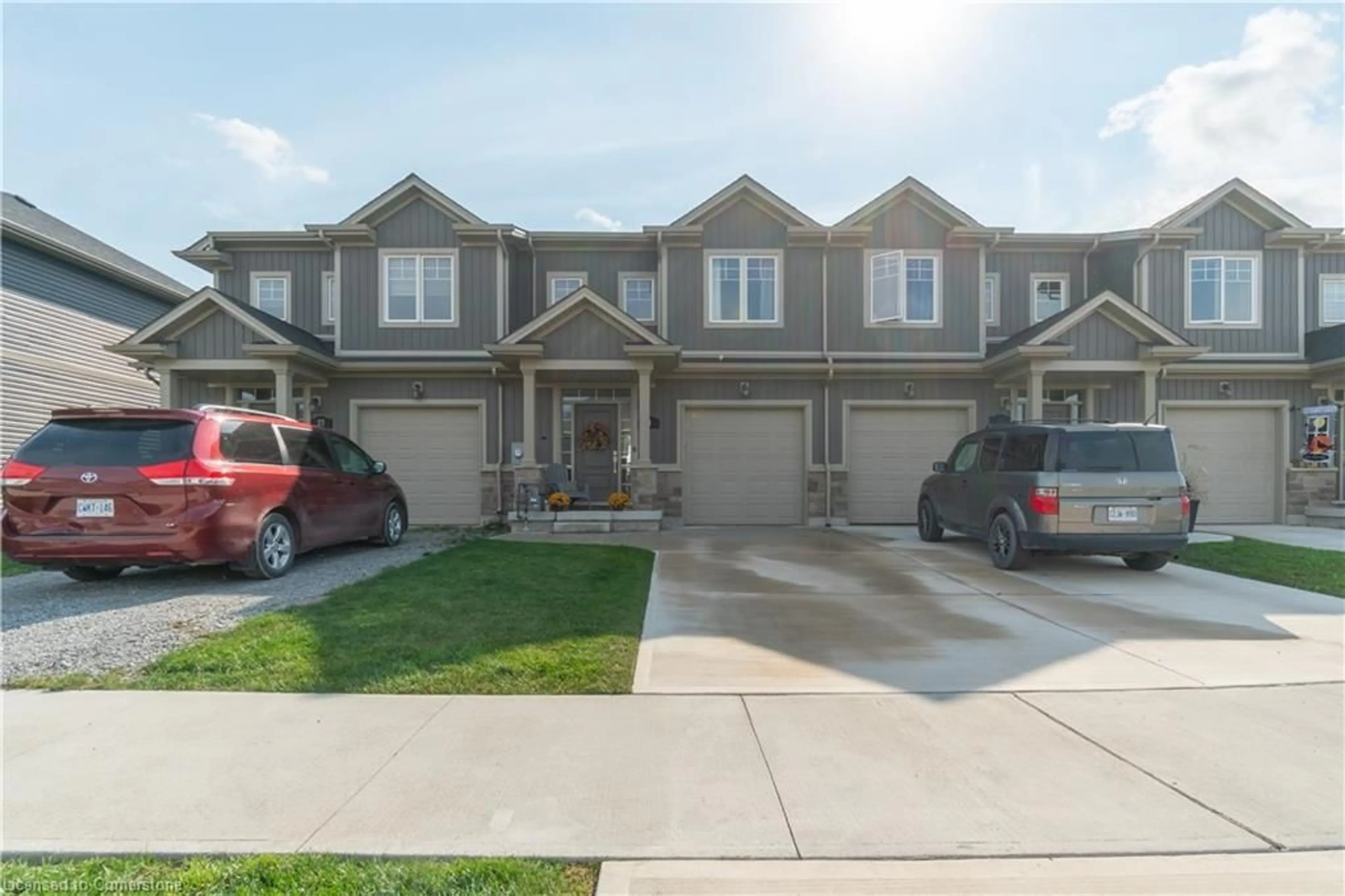 A pic from exterior of the house or condo, the street view for 21 Lamb Cres, Thorold Ontario L2V 0G8