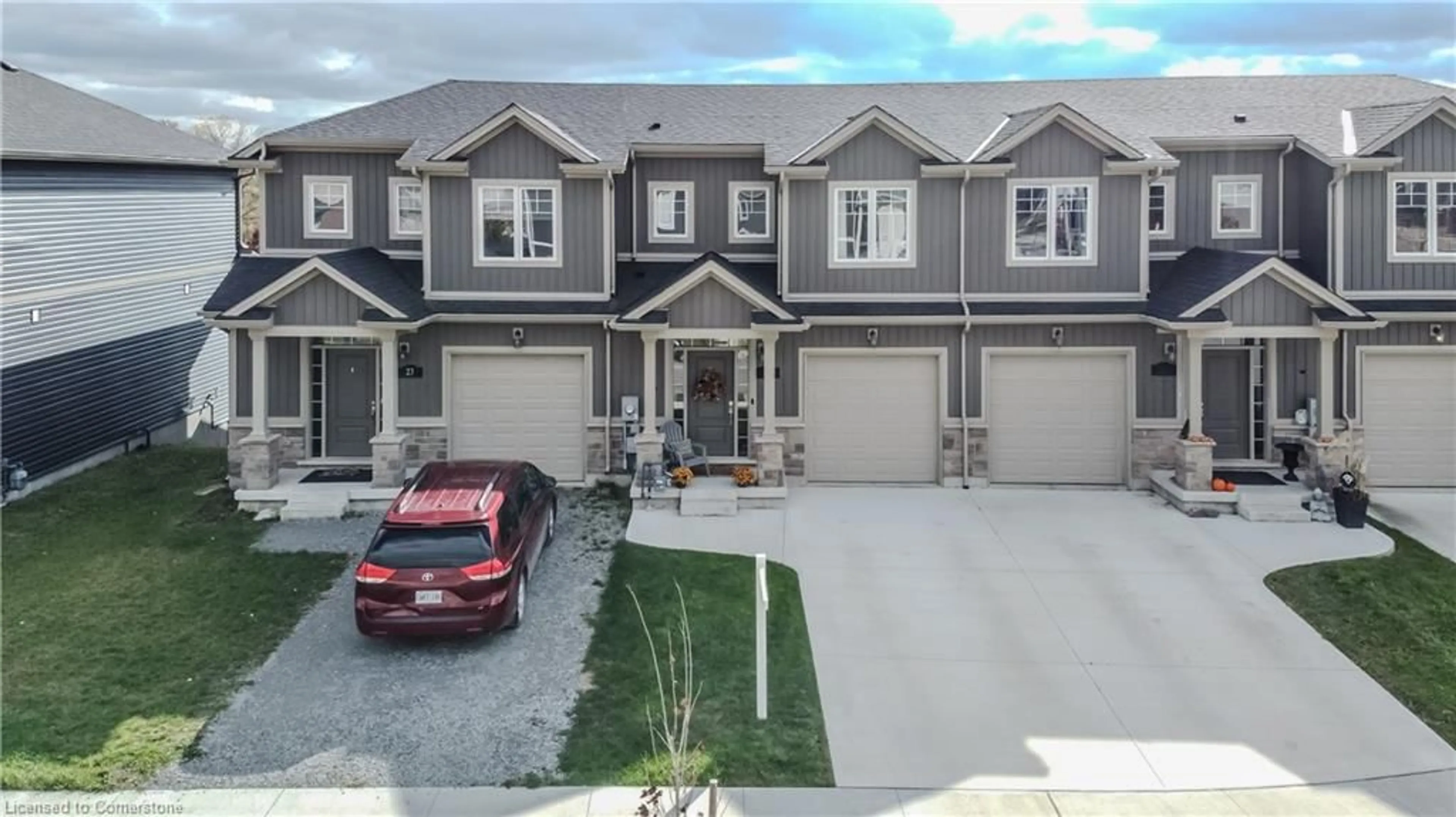 A pic from exterior of the house or condo, the street view for 21 Lamb Cres, Thorold Ontario L2V 0G8