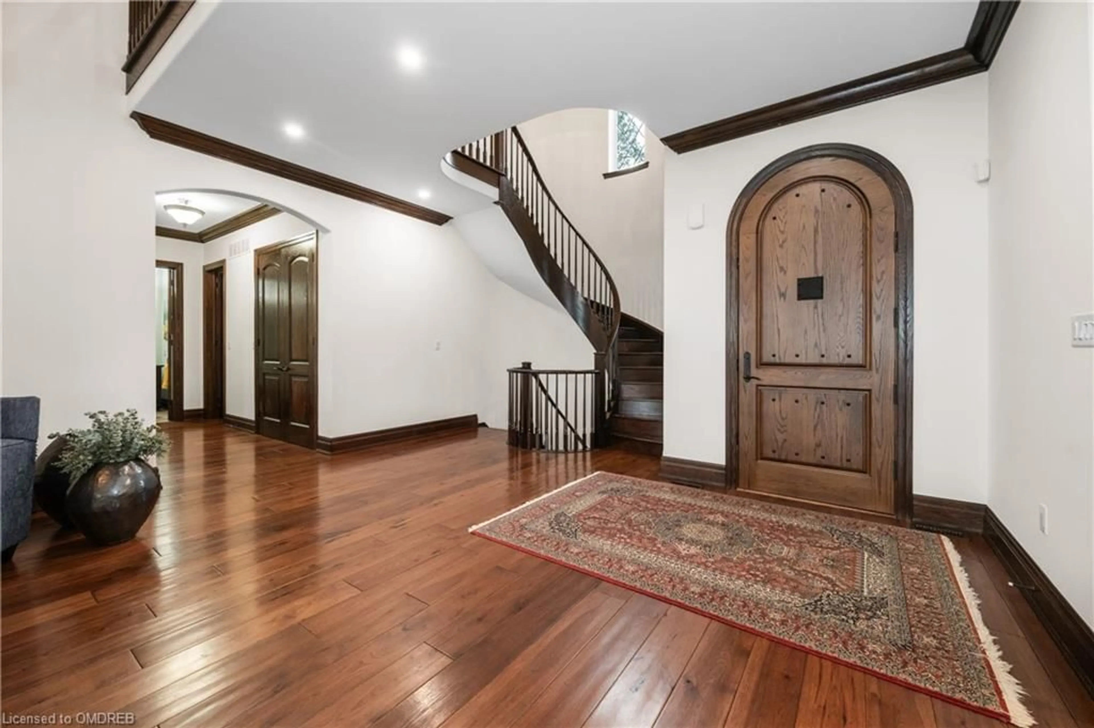 Indoor entryway, wood floors for 1173 Powerline Rd Rd, Ancaster Ontario L0R 1T0