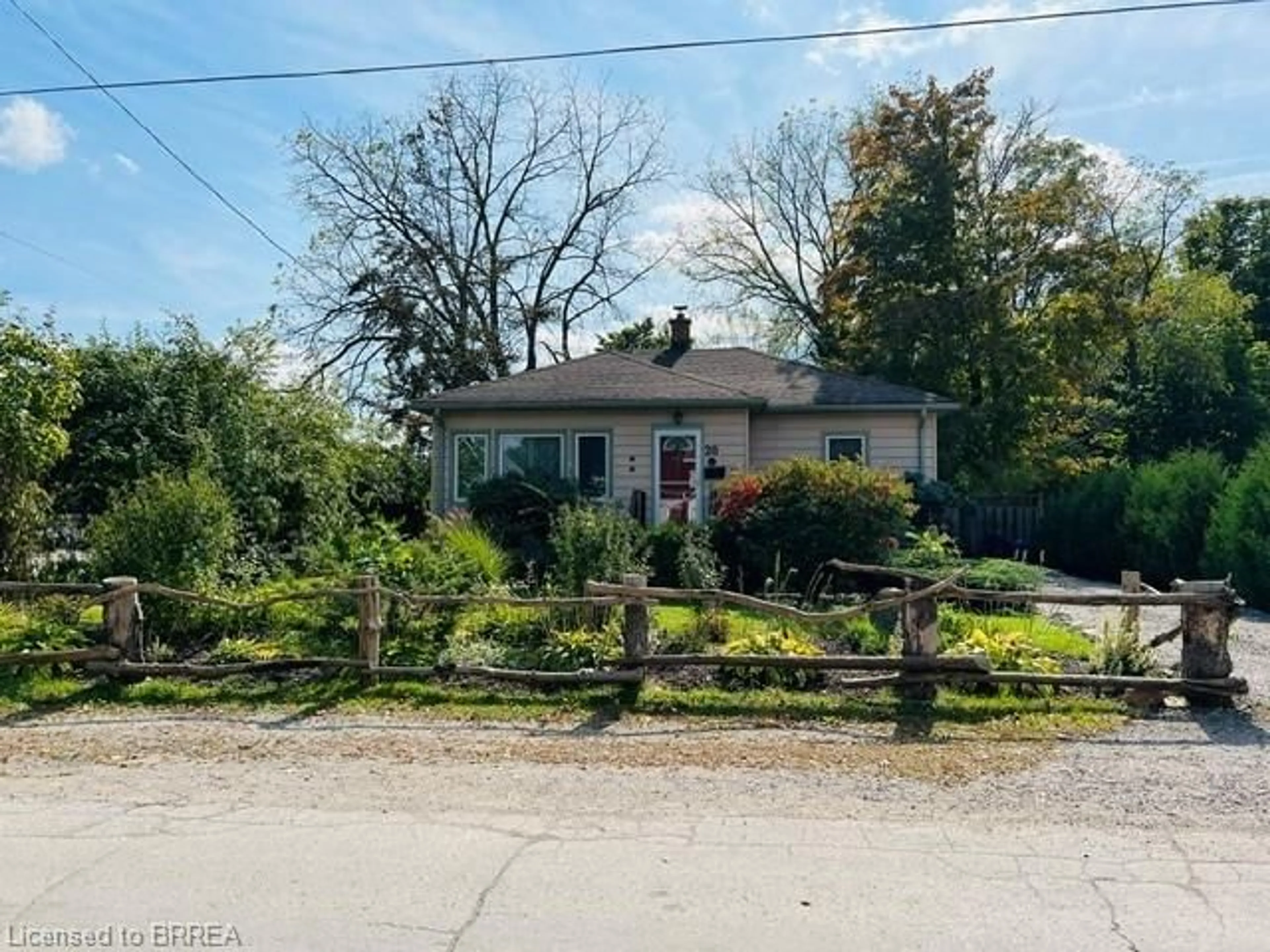 Frontside or backside of a home, cottage for 20 East Church St, Waterford Ontario N0E 1Y0