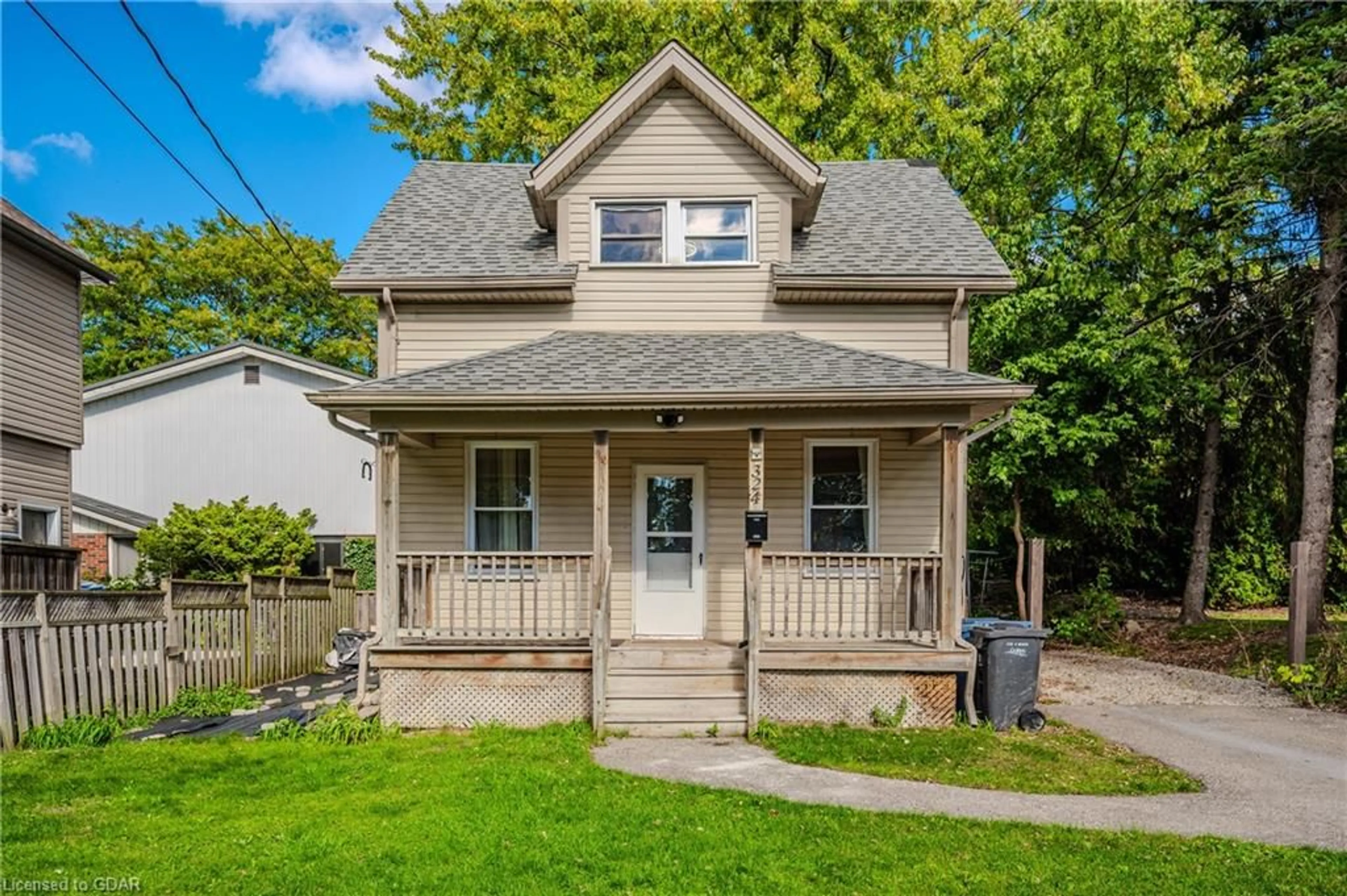 Frontside or backside of a home for 324 Edinburgh Rd, Guelph Ontario N1G 2K5