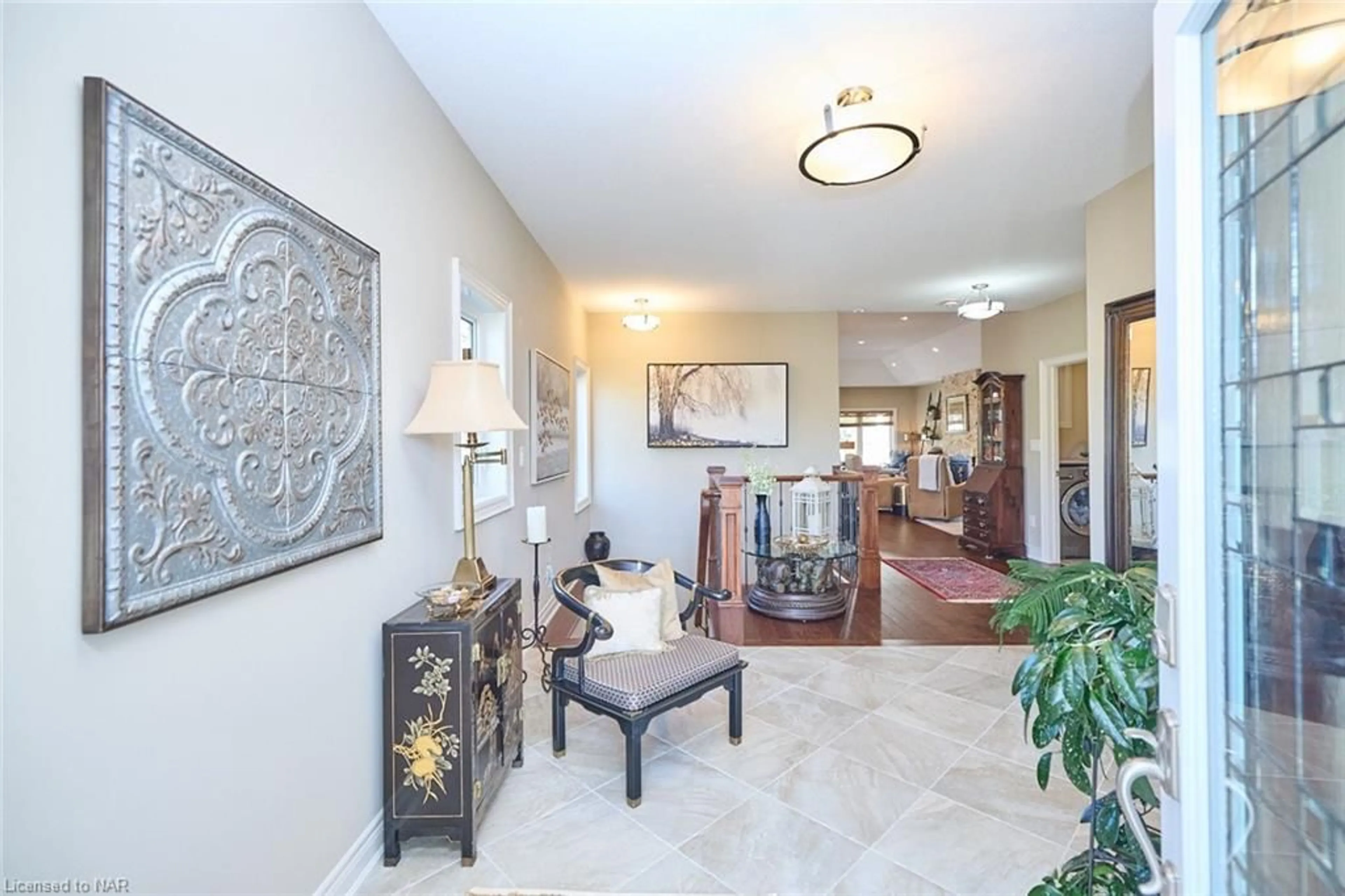 Indoor foyer, carpet floors for 6 Derbyshire Dr, Ridgeway Ontario L0S 1N0