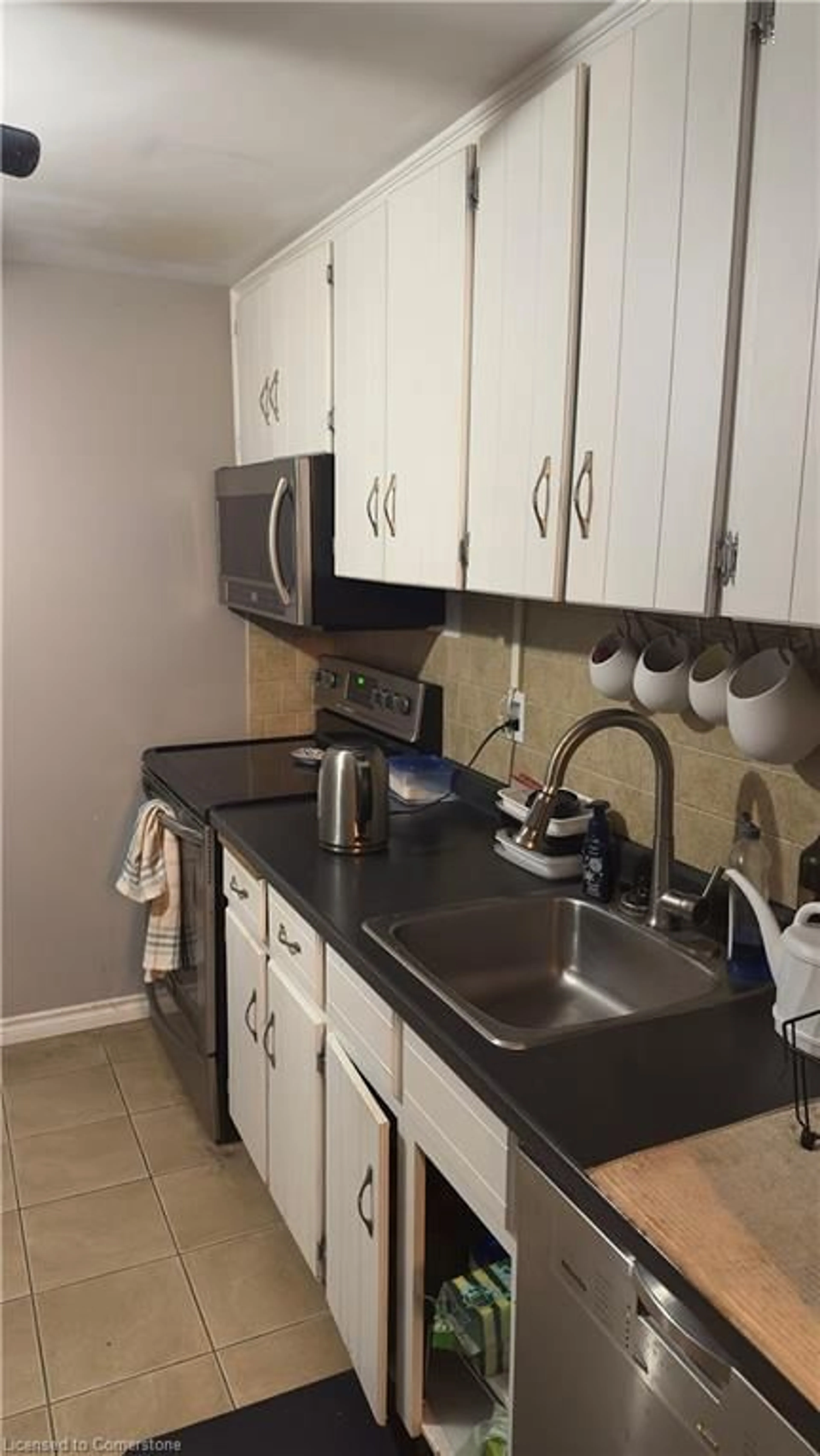 Standard kitchen for 1967 Main St #15, Hamilton Ontario L8S 4P4