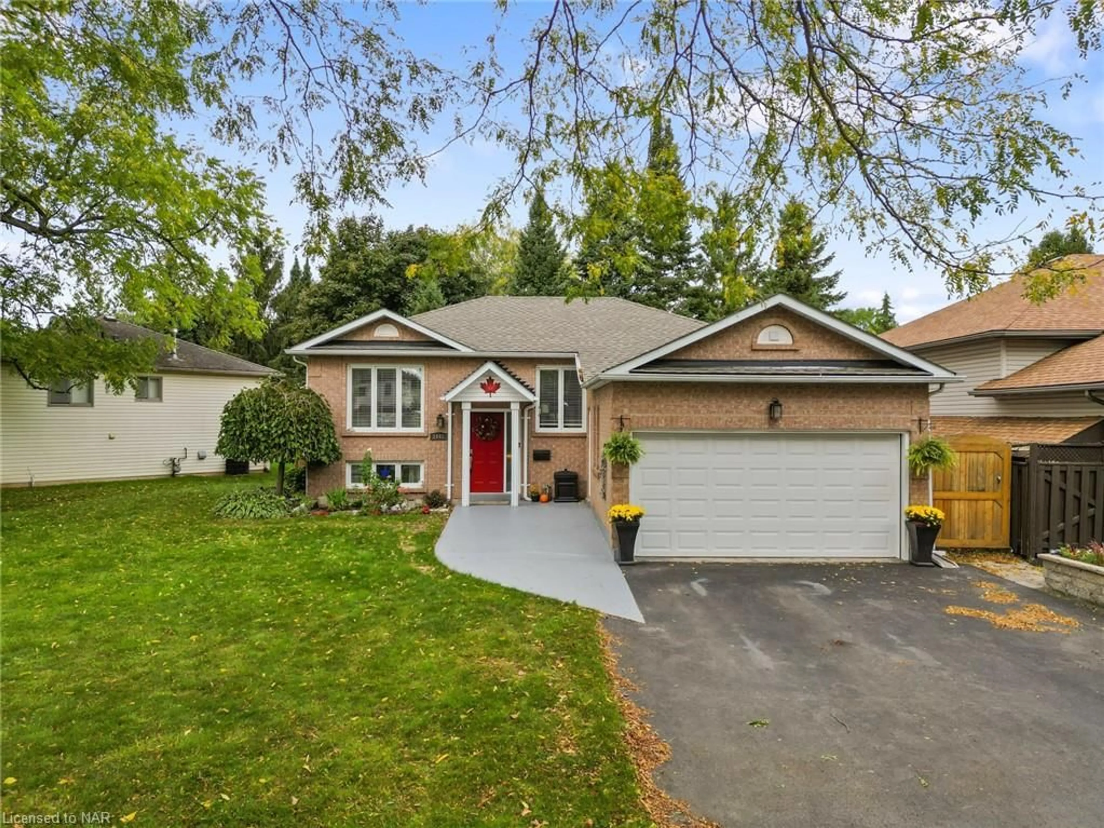 Frontside or backside of a home, cottage for 1041 Quaker Rd, Pelham Ontario L0S 1E4