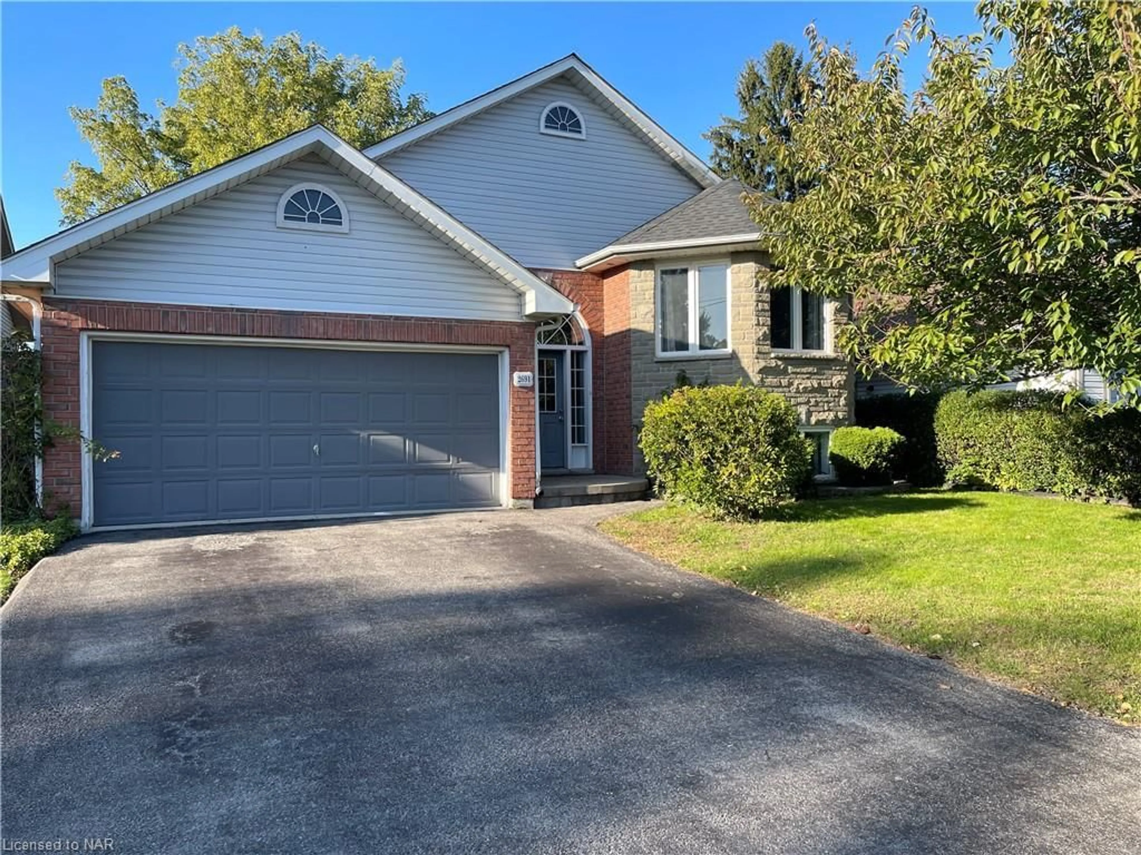 Frontside or backside of a home, the street view for 2691 Portage Rd, Niagara Falls Ontario L2J 4J9