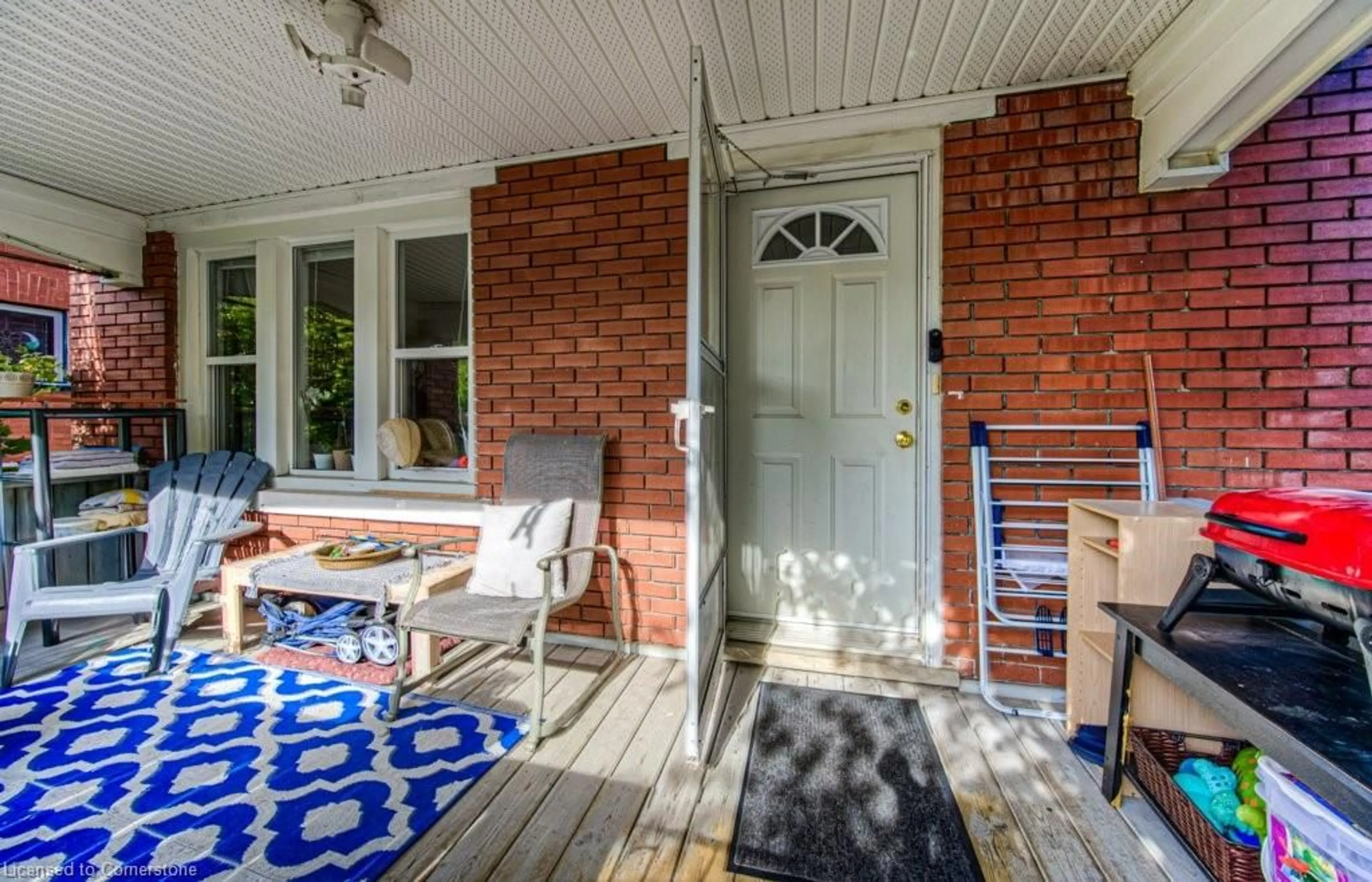 Patio, cottage for 54 Laurel St, Waterloo Ontario N2J 2H2