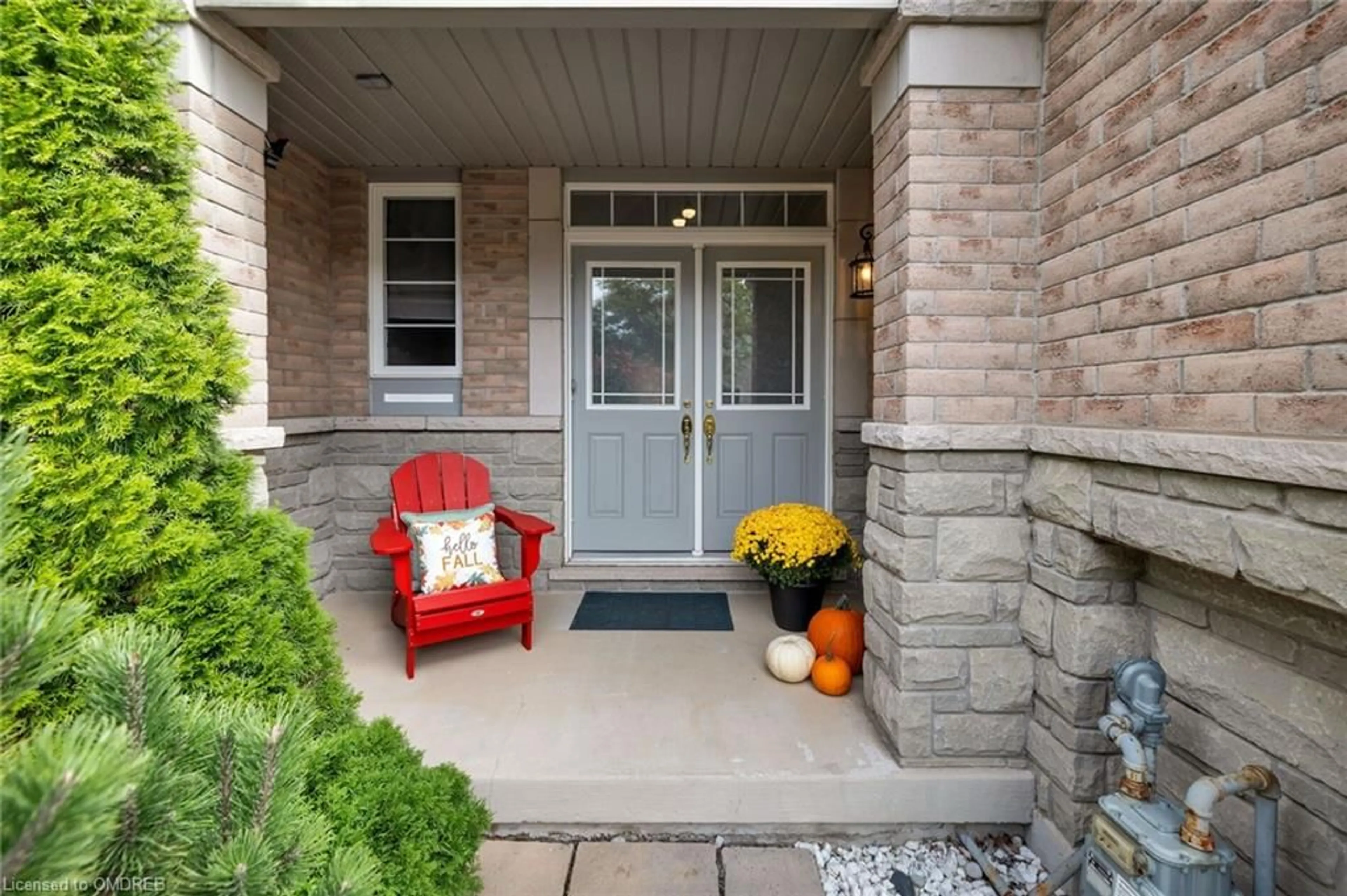 Indoor entryway, ceramic floors for 2130 Emily Cir, Oakville Ontario L6M 0E6