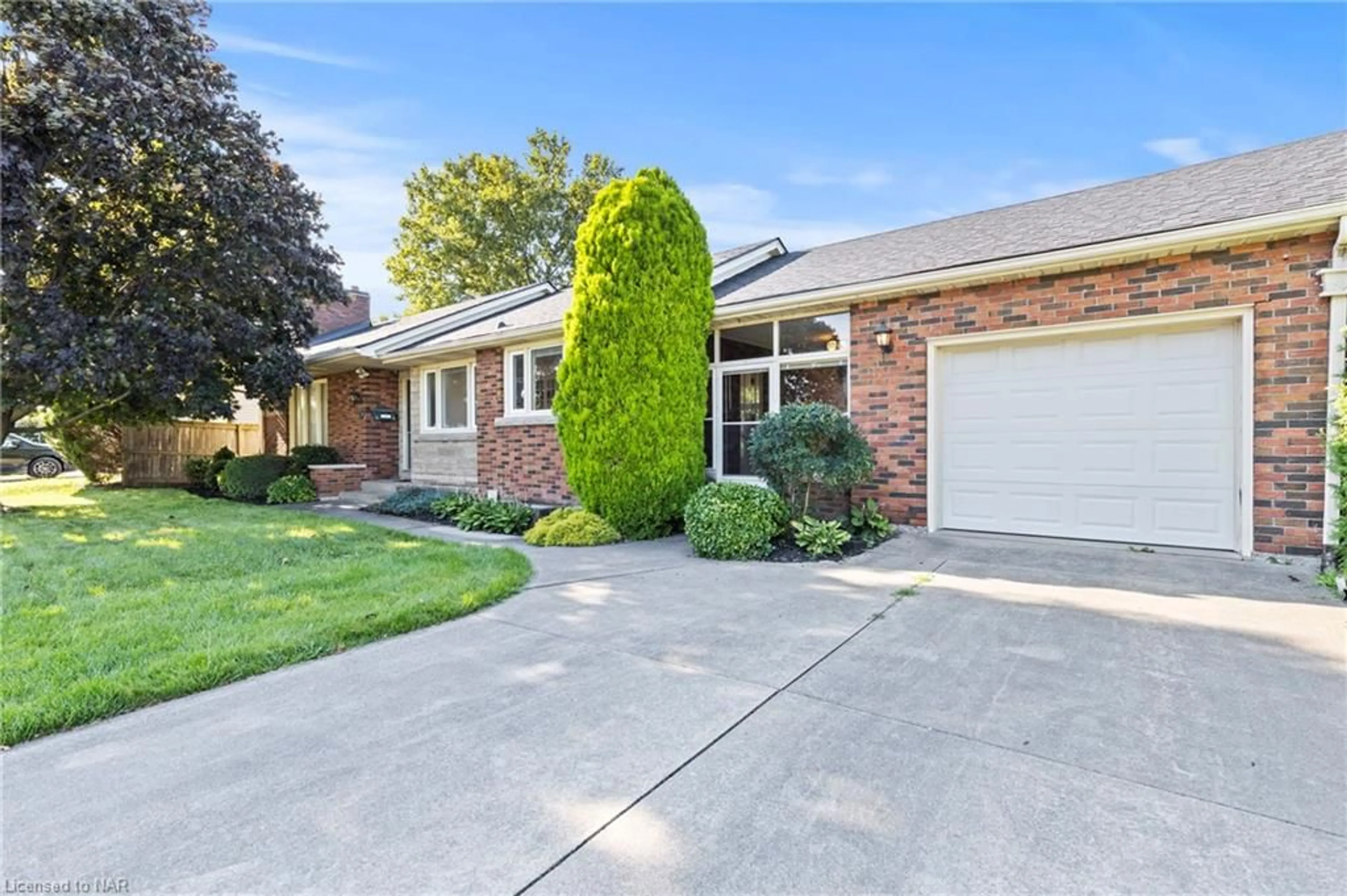 Frontside or backside of a home, the street view for 12 Broderick Ave, Thorold Ontario L2V 2H4