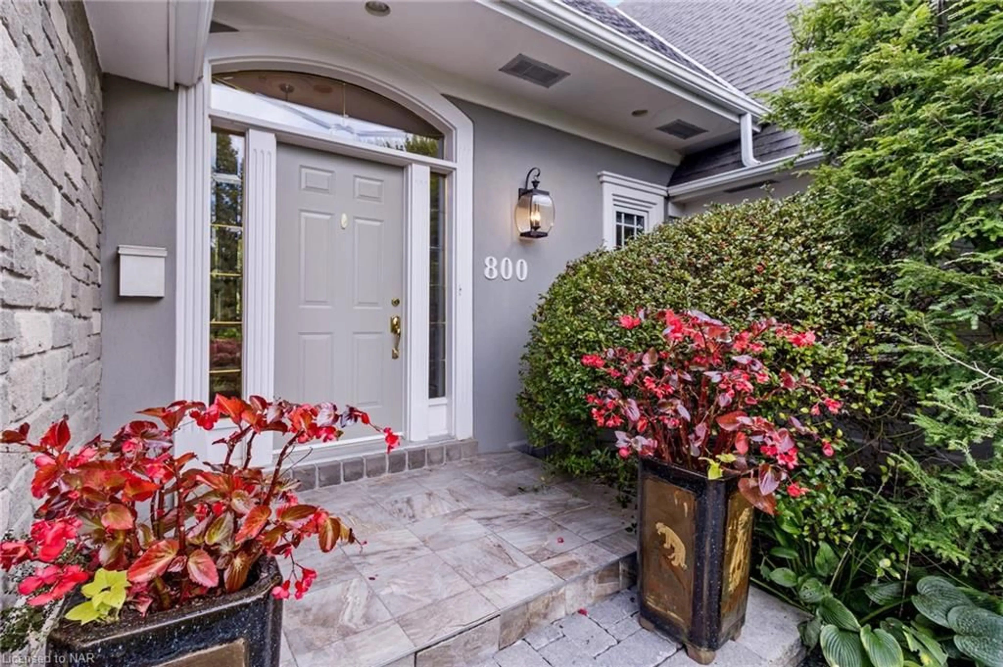 Indoor entryway, wood floors for 800 Green St, Niagara-on-the-Lake Ontario L0S 1J0