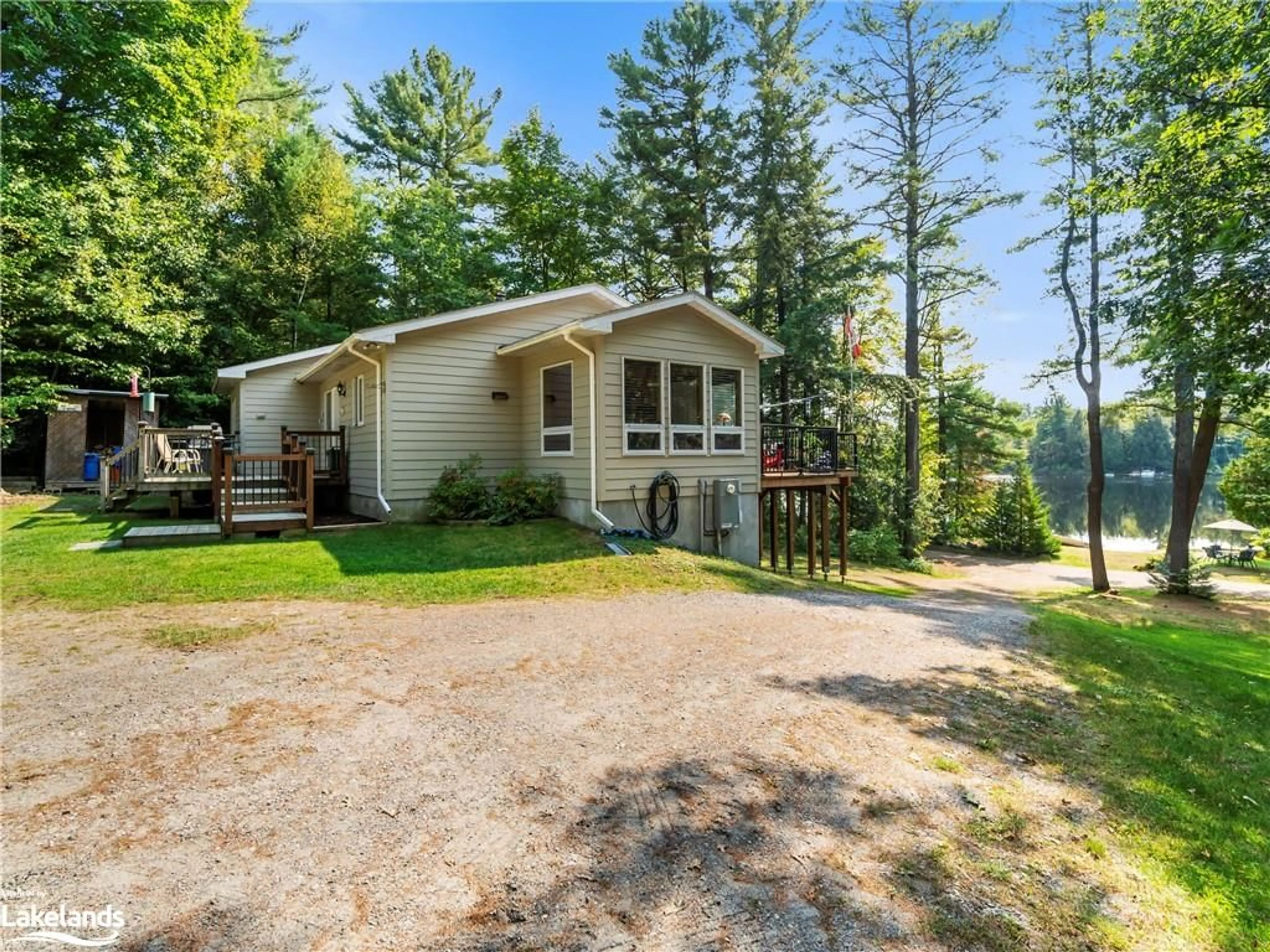 Frontside or backside of a home, cottage for 1041 Big Island Rd, Bracebridge Ontario P1L 1X1