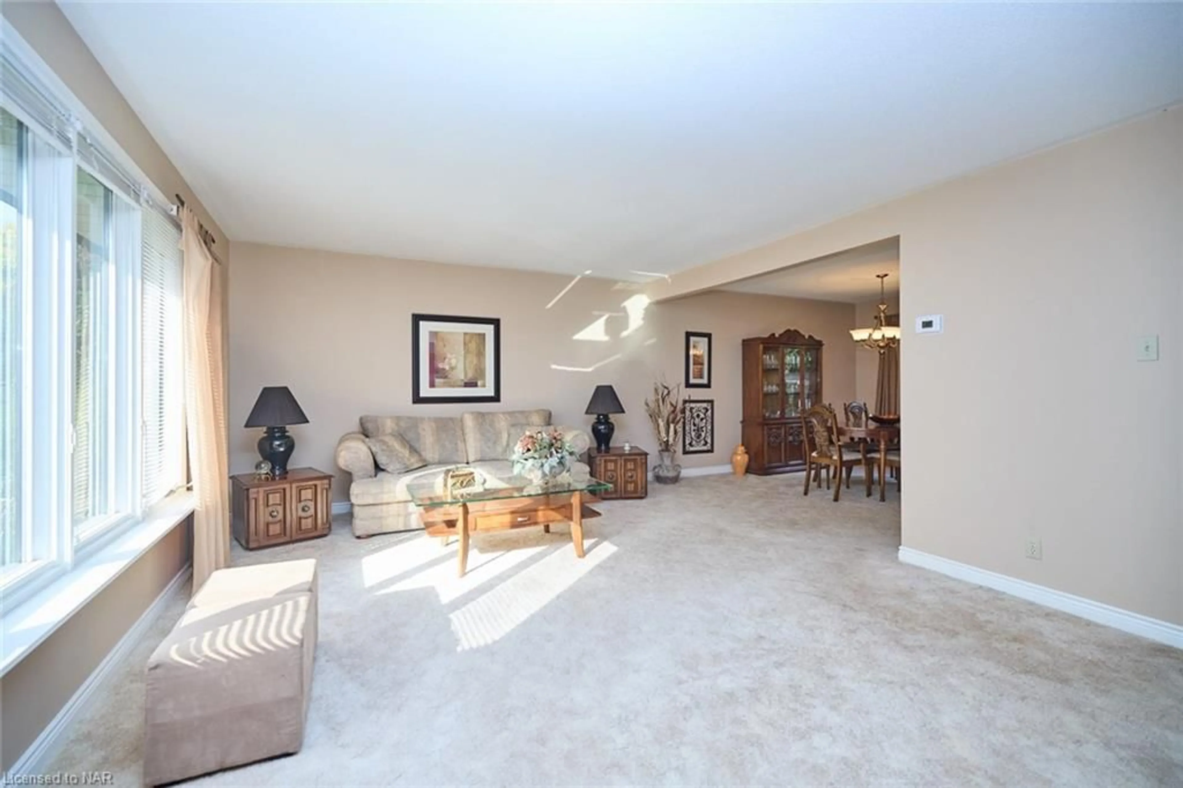 Living room, carpet floors for 737 Canboro Rd, Fenwick Ontario L0S 1C0