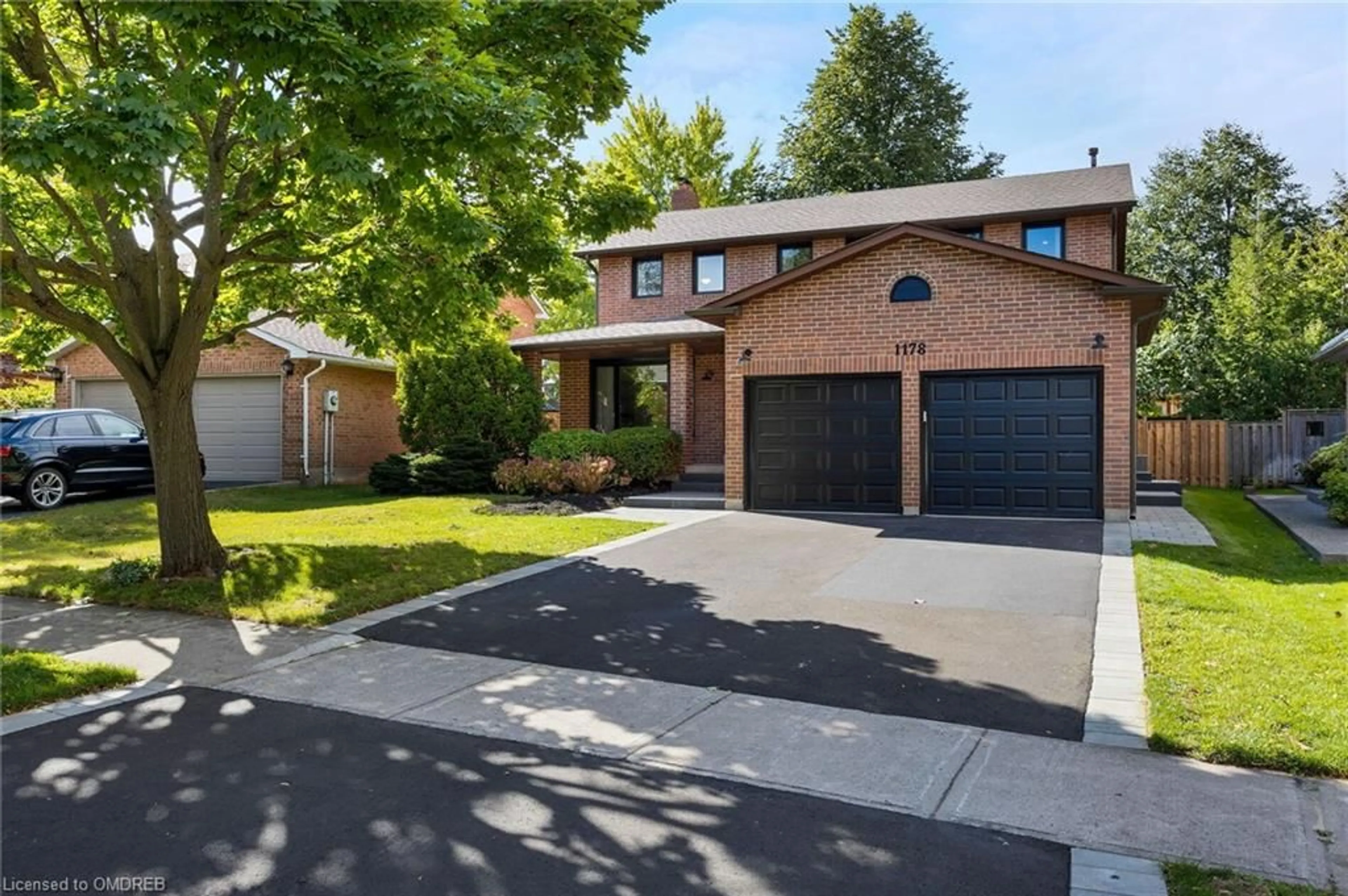 Home with brick exterior material for 1178 Montrose Abbey Dr, Oakville Ontario L6M 1E4