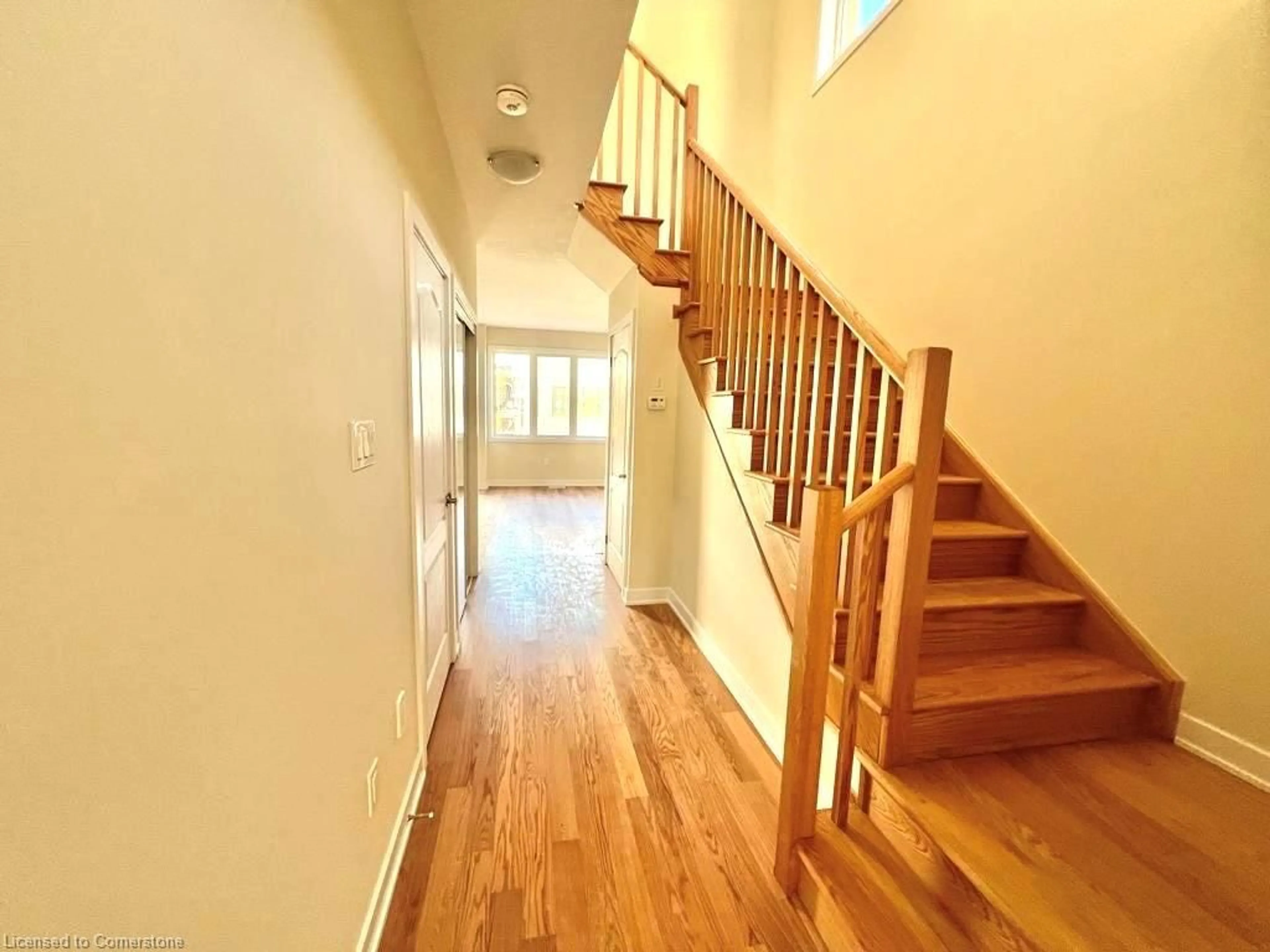 Indoor foyer, wood floors for 167 Keelson Street, Welland Ontario L3B 6C5