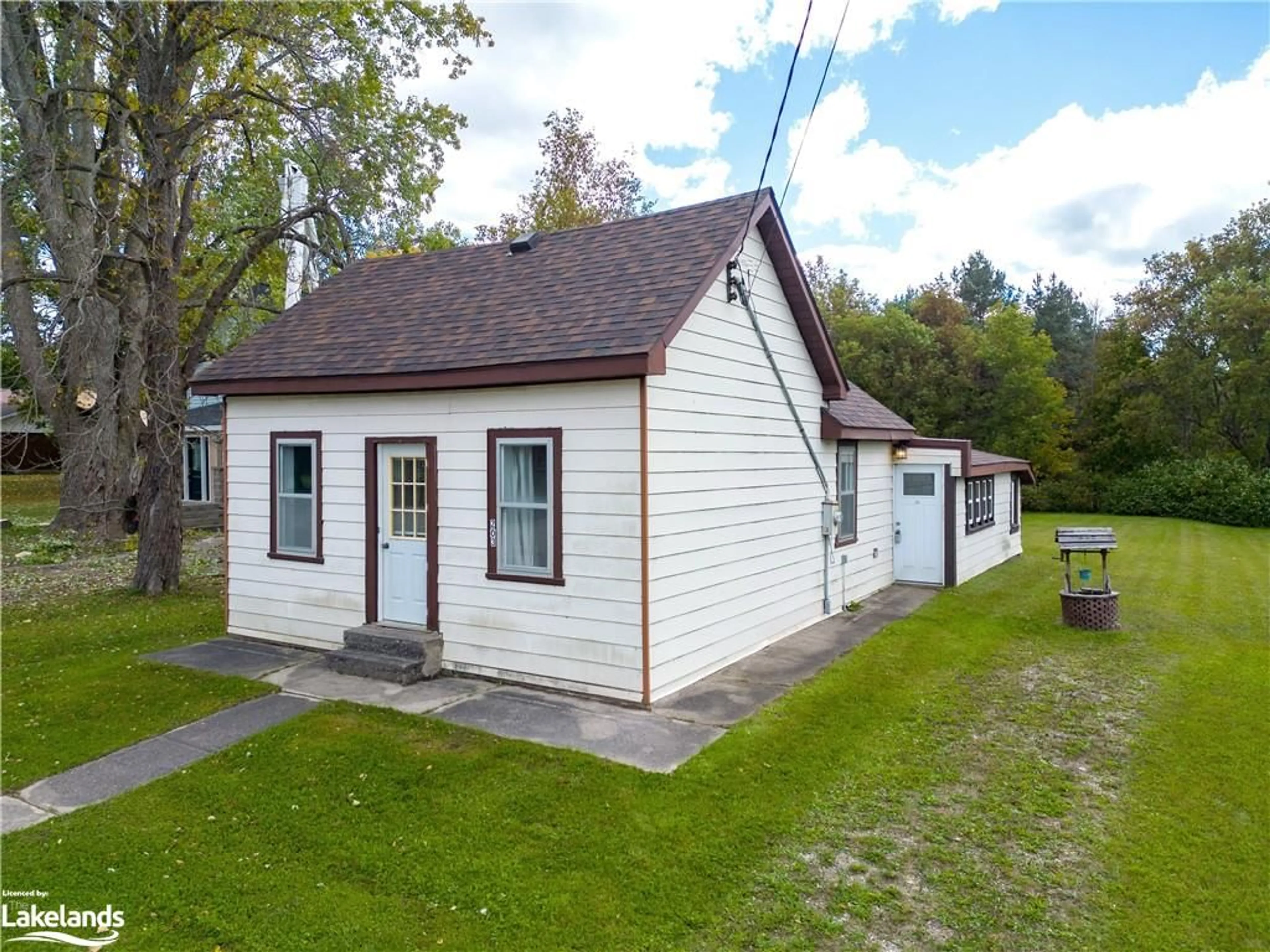 Frontside or backside of a home, cottage for 203 Queen St, Hepworth Ontario N0H 1P0