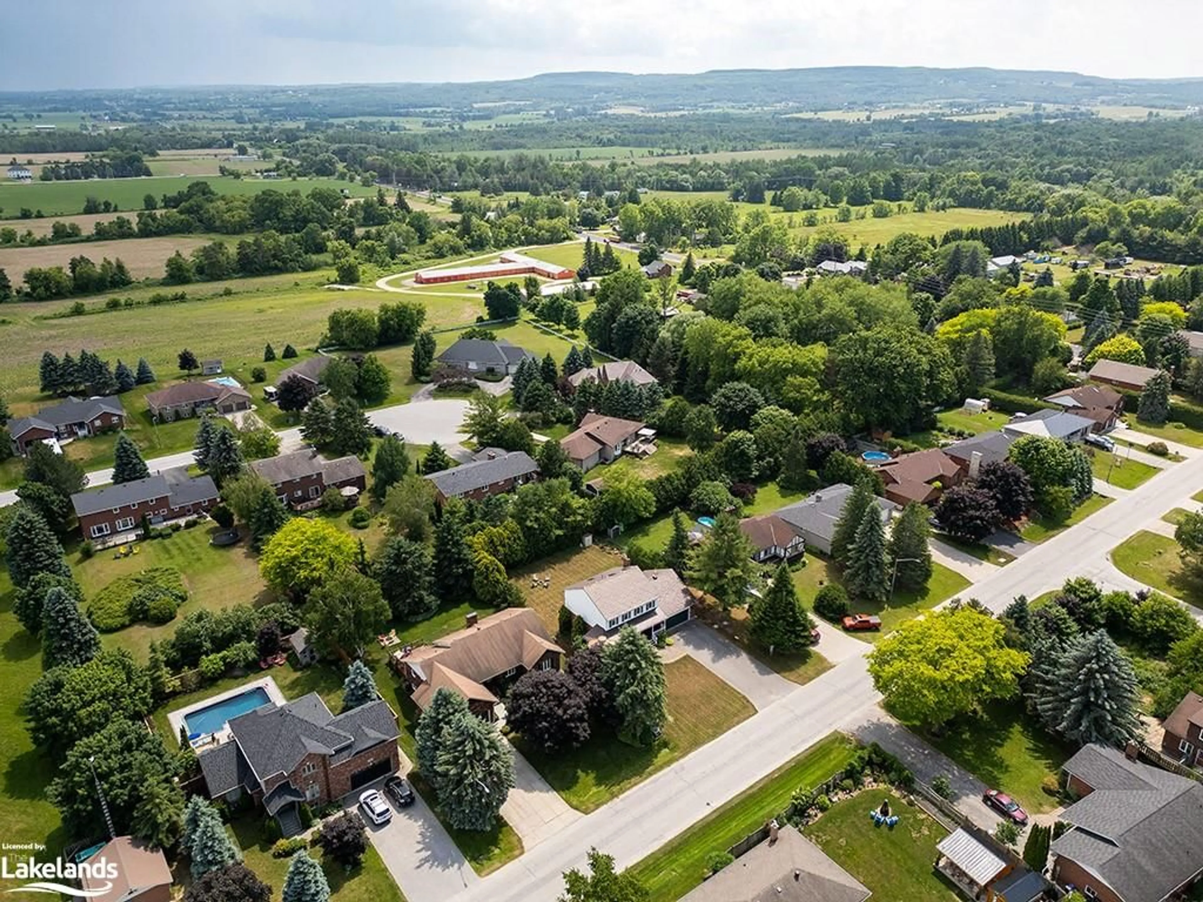 Frontside or backside of a home, the street view for 17 Mckean Blvd, Nottawa Ontario L0M 1P0