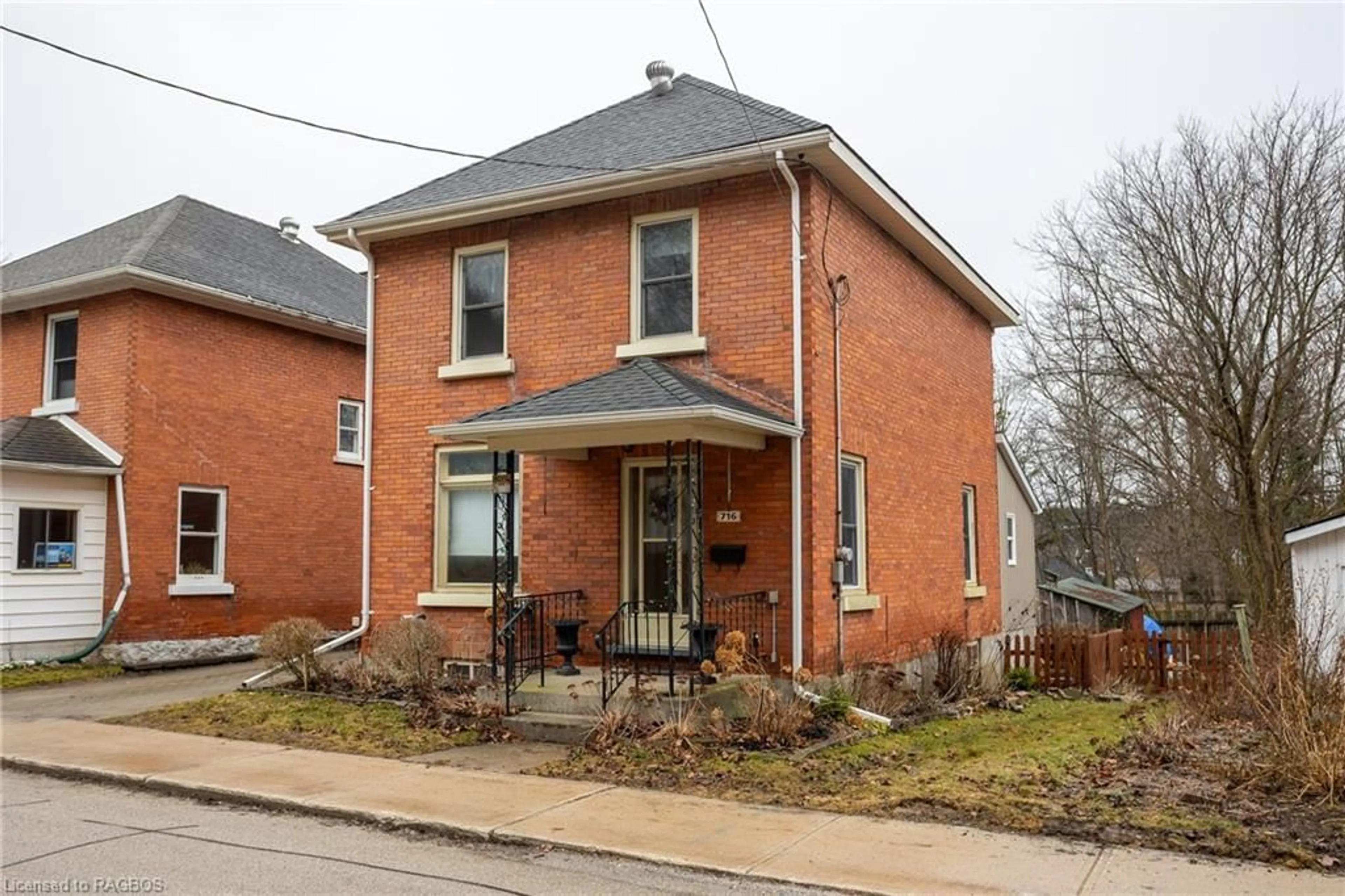 Home with brick exterior material for 716 5th Ave, Owen Sound Ontario N4K 2R6