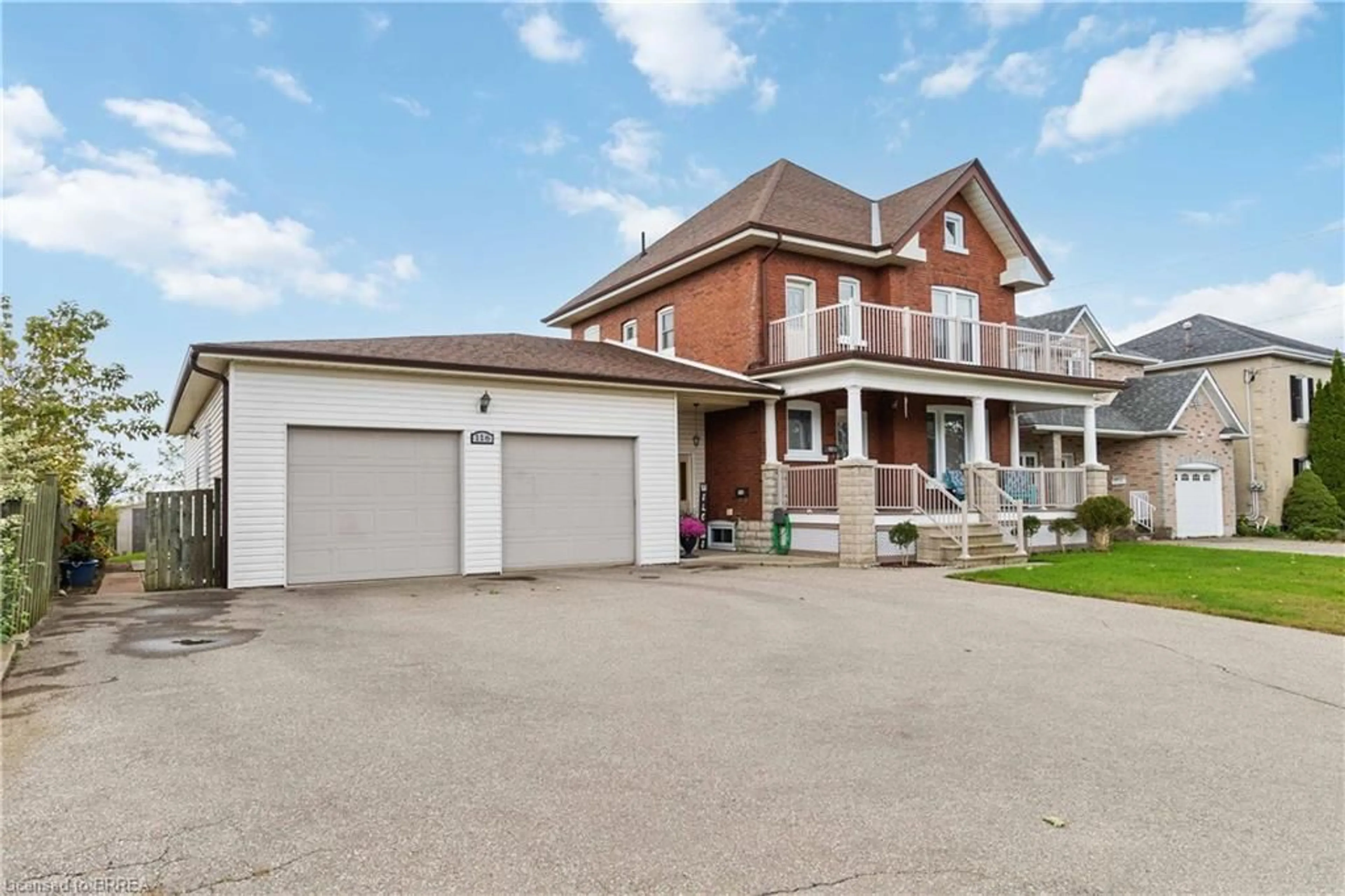 Frontside or backside of a home, the street view for 116 Terrace Hill St, Brantford Ontario N3R 1G3