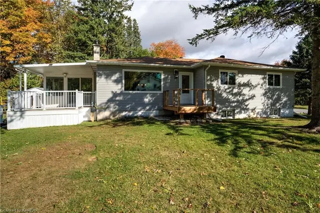 28 Crawford Dr, Marmora