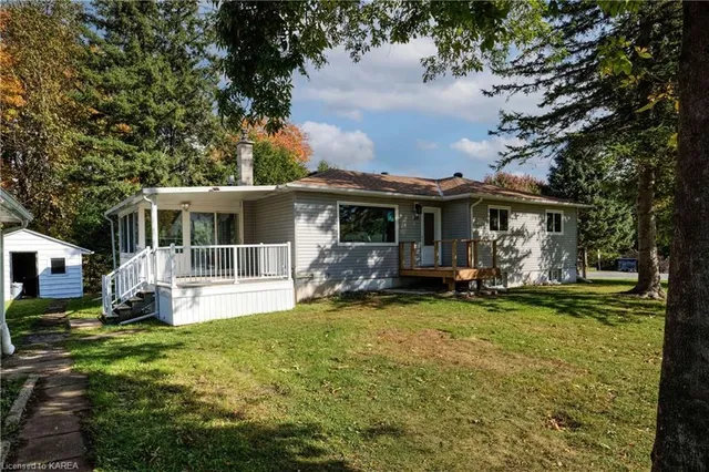 28 Crawford Dr, Marmora 2