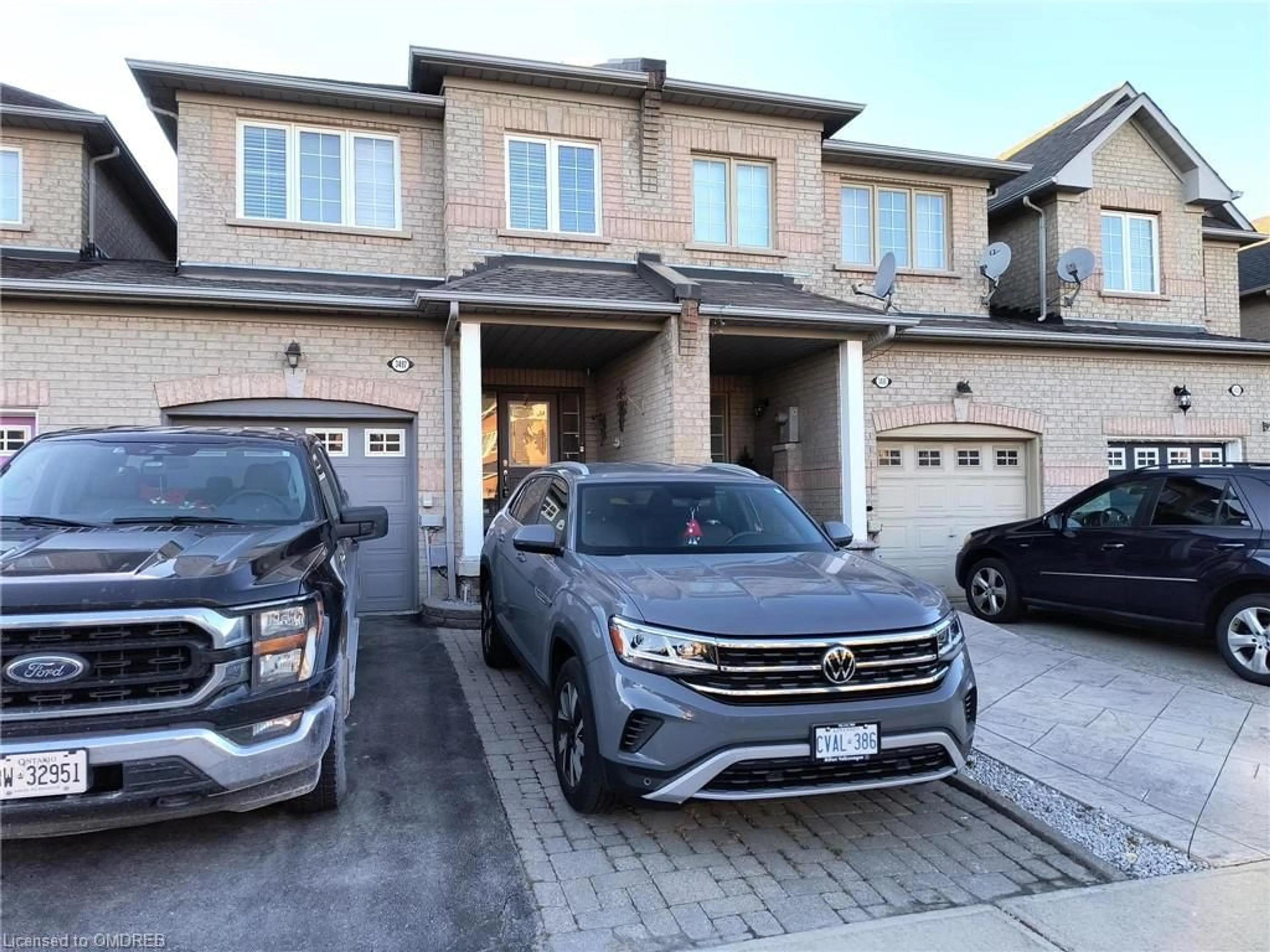 A pic from exterior of the house or condo, the street view for 3497 Southwick St, Mississauga Ontario L5M 7L6