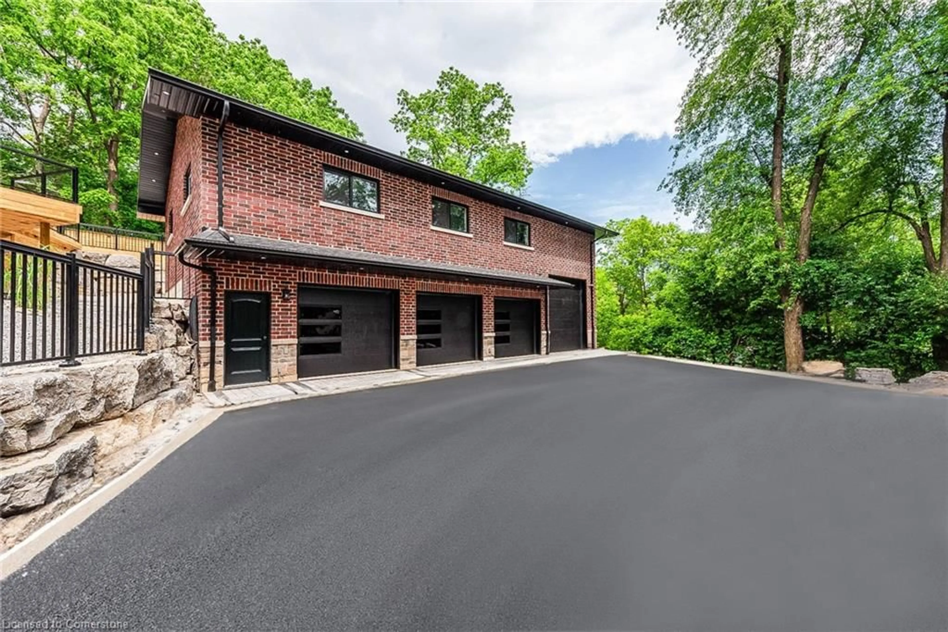 Indoor garage, cement floor for 8949 Mississauga Road, Brampton Ontario L6Y 0C2