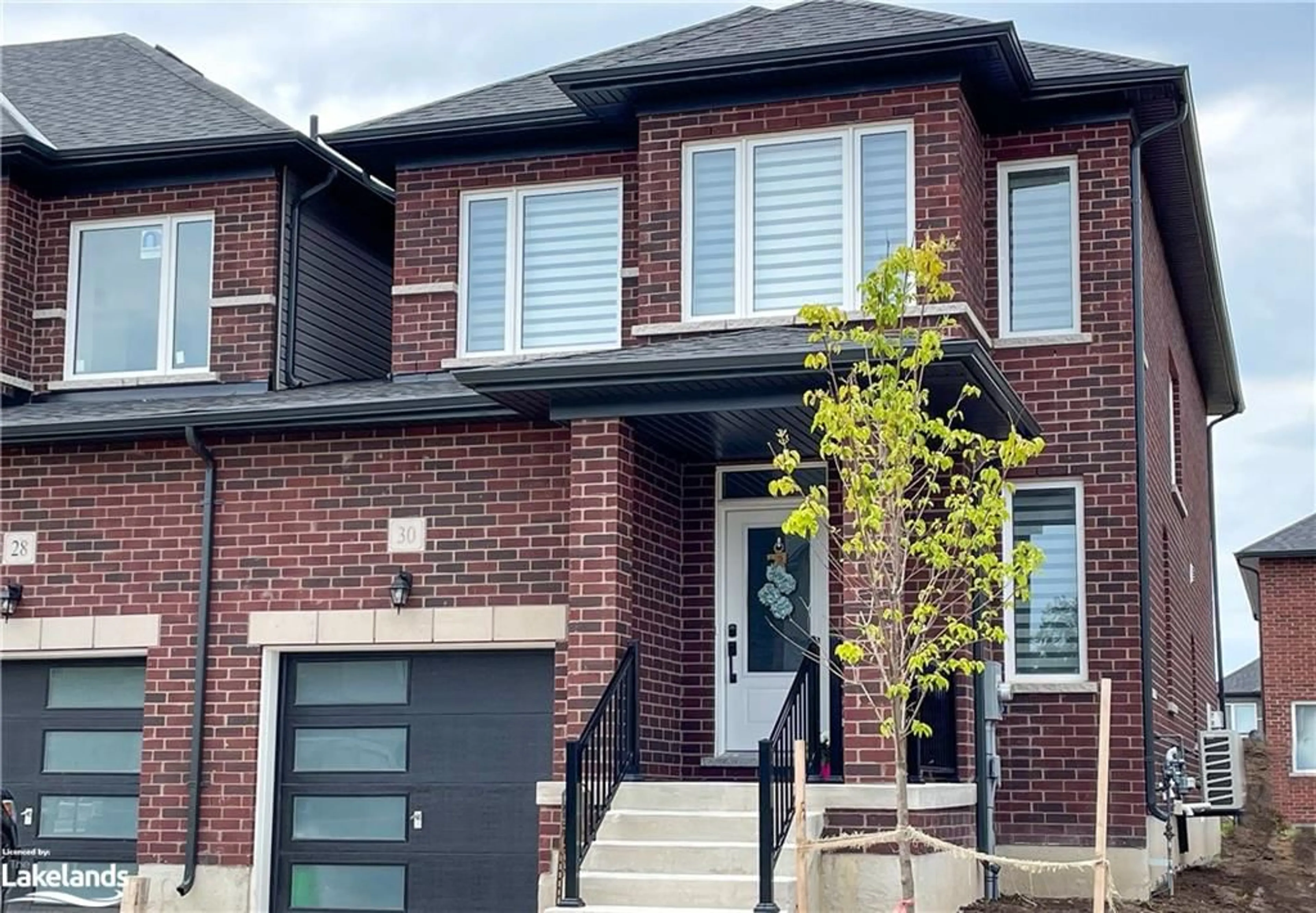 Home with brick exterior material for 30 Autumn Dr, Wasaga Beach Ontario L9Y 0K7