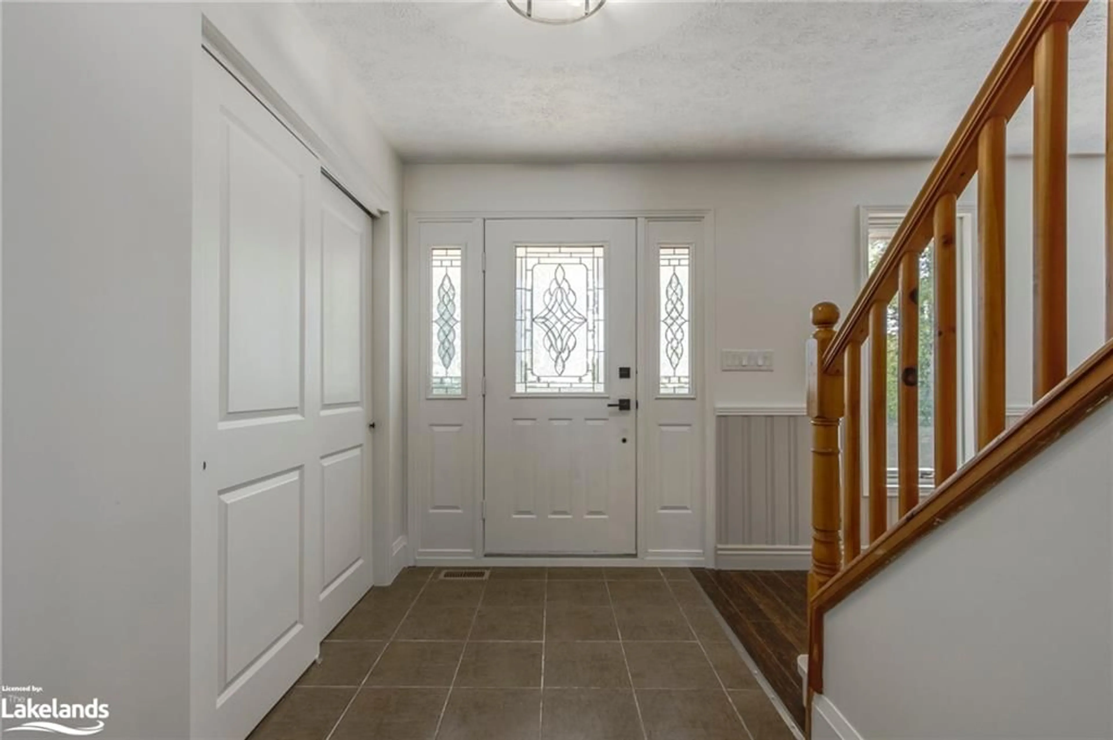 Indoor entryway, wood floors for 260 12 Conc, Tiny Twp Ontario L0L 2J0